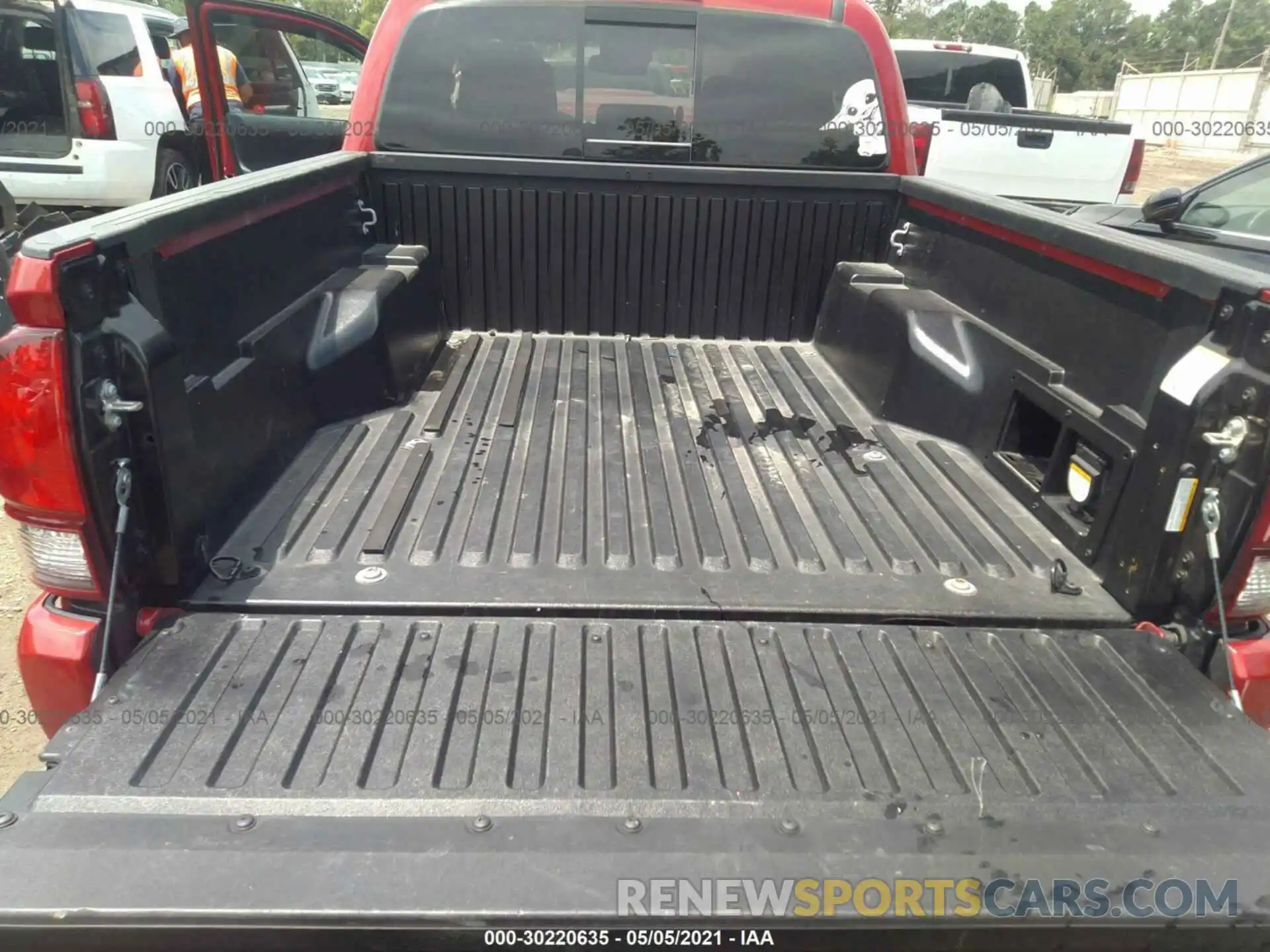 8 Photograph of a damaged car 3TMCZ5AN4KM247676 TOYOTA TACOMA 4WD 2019