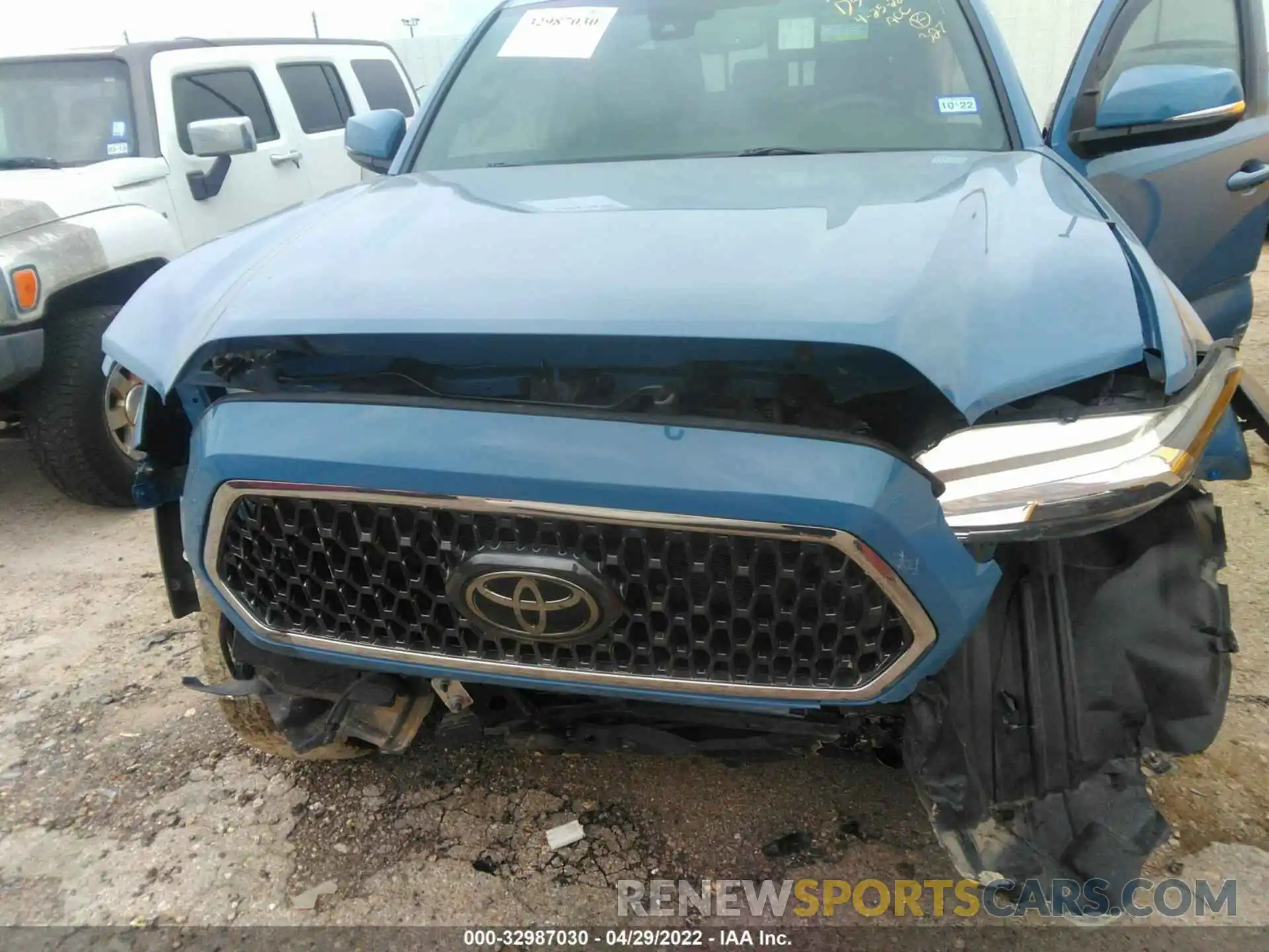 6 Photograph of a damaged car 3TMCZ5AN4KM281505 TOYOTA TACOMA 4WD 2019