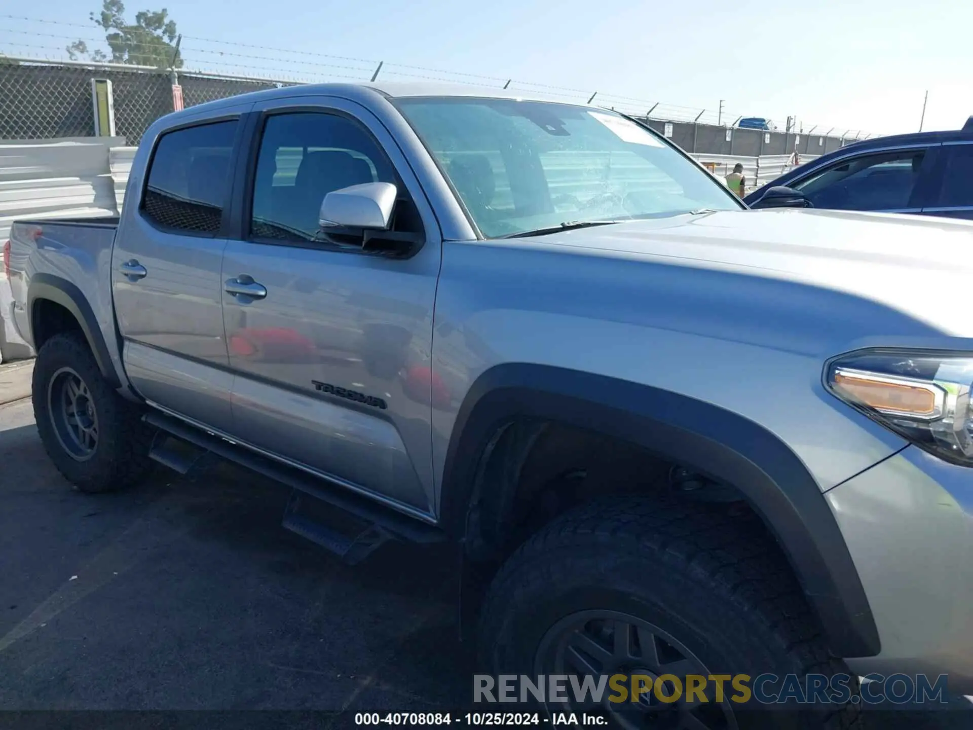 13 Photograph of a damaged car 3TMCZ5AN5KM255303 TOYOTA TACOMA 4WD 2019