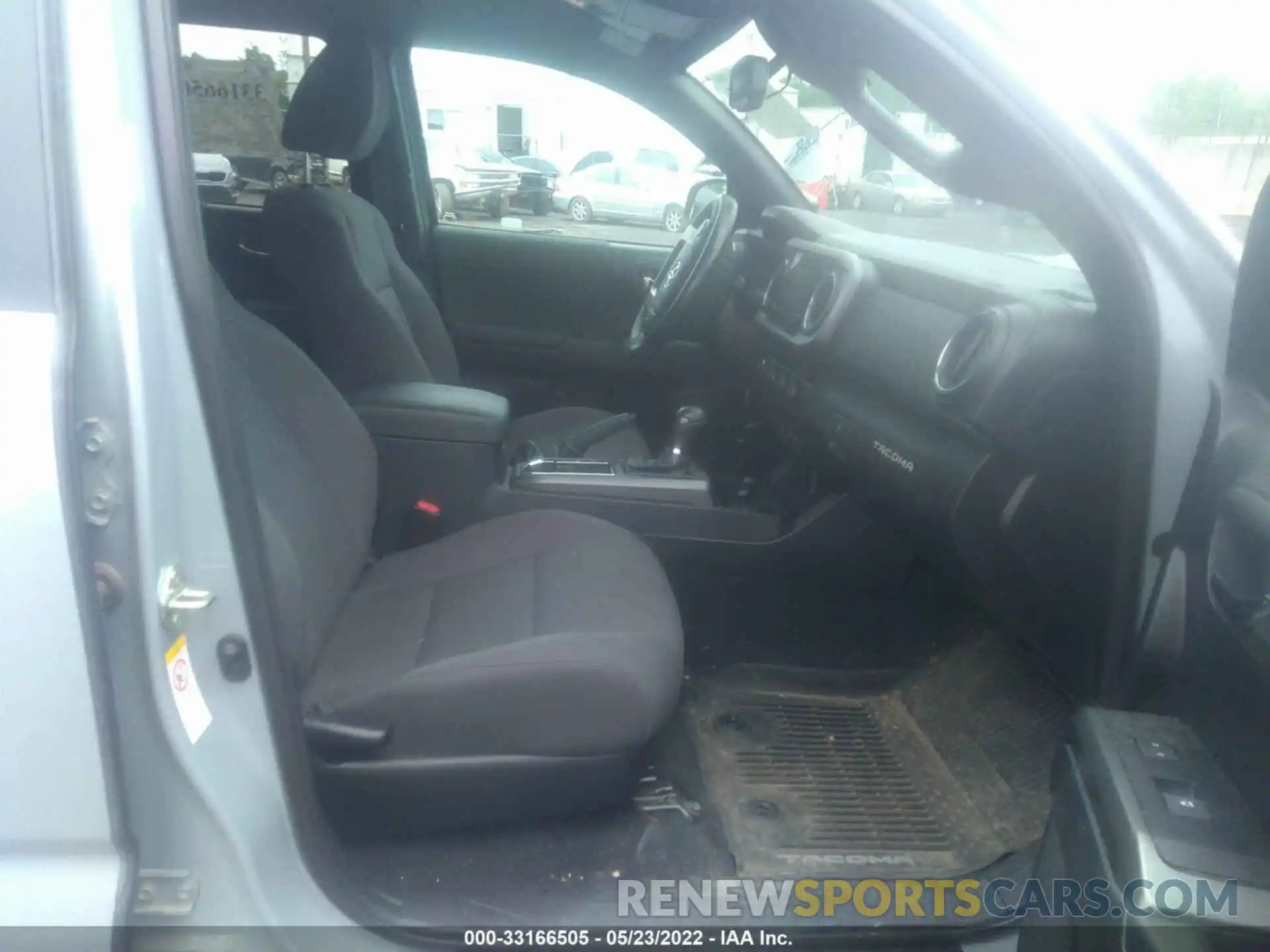 5 Photograph of a damaged car 3TMCZ5AN7KM262351 TOYOTA TACOMA 4WD 2019