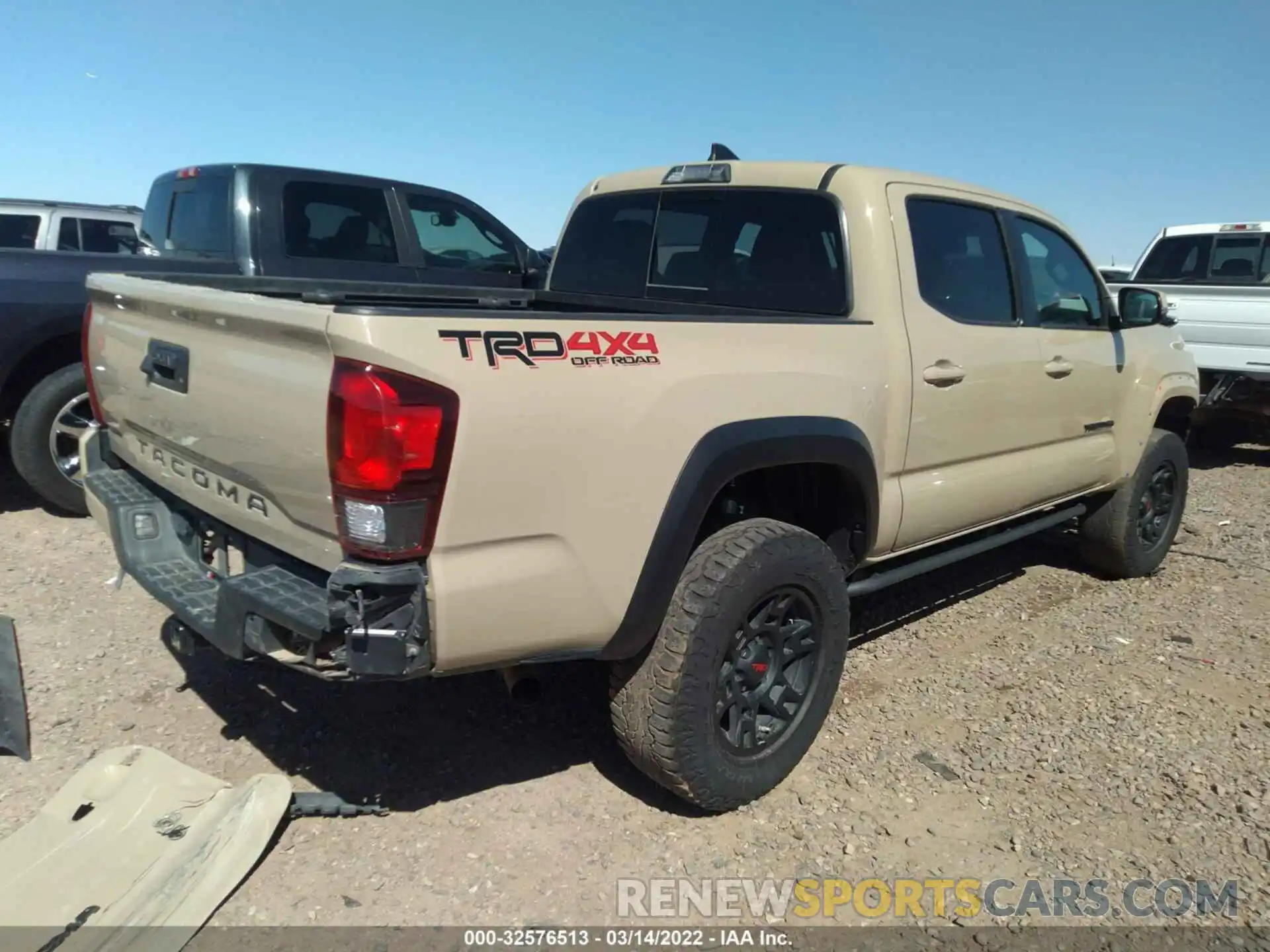 4 Photograph of a damaged car 3TMCZ5AN8KM221923 TOYOTA TACOMA 4WD 2019