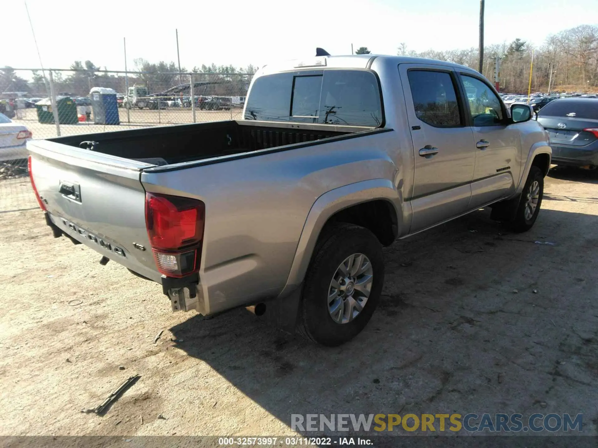 4 Photograph of a damaged car 3TMCZ5AN8KM270376 TOYOTA TACOMA 4WD 2019