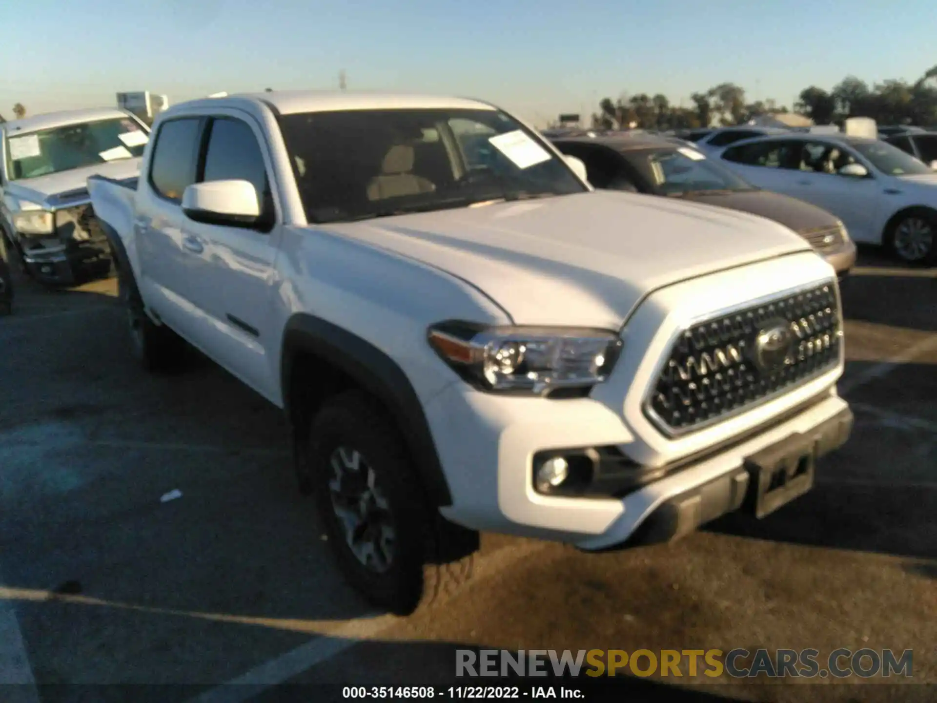 1 Photograph of a damaged car 3TMCZ5AN8KM276436 TOYOTA TACOMA 4WD 2019