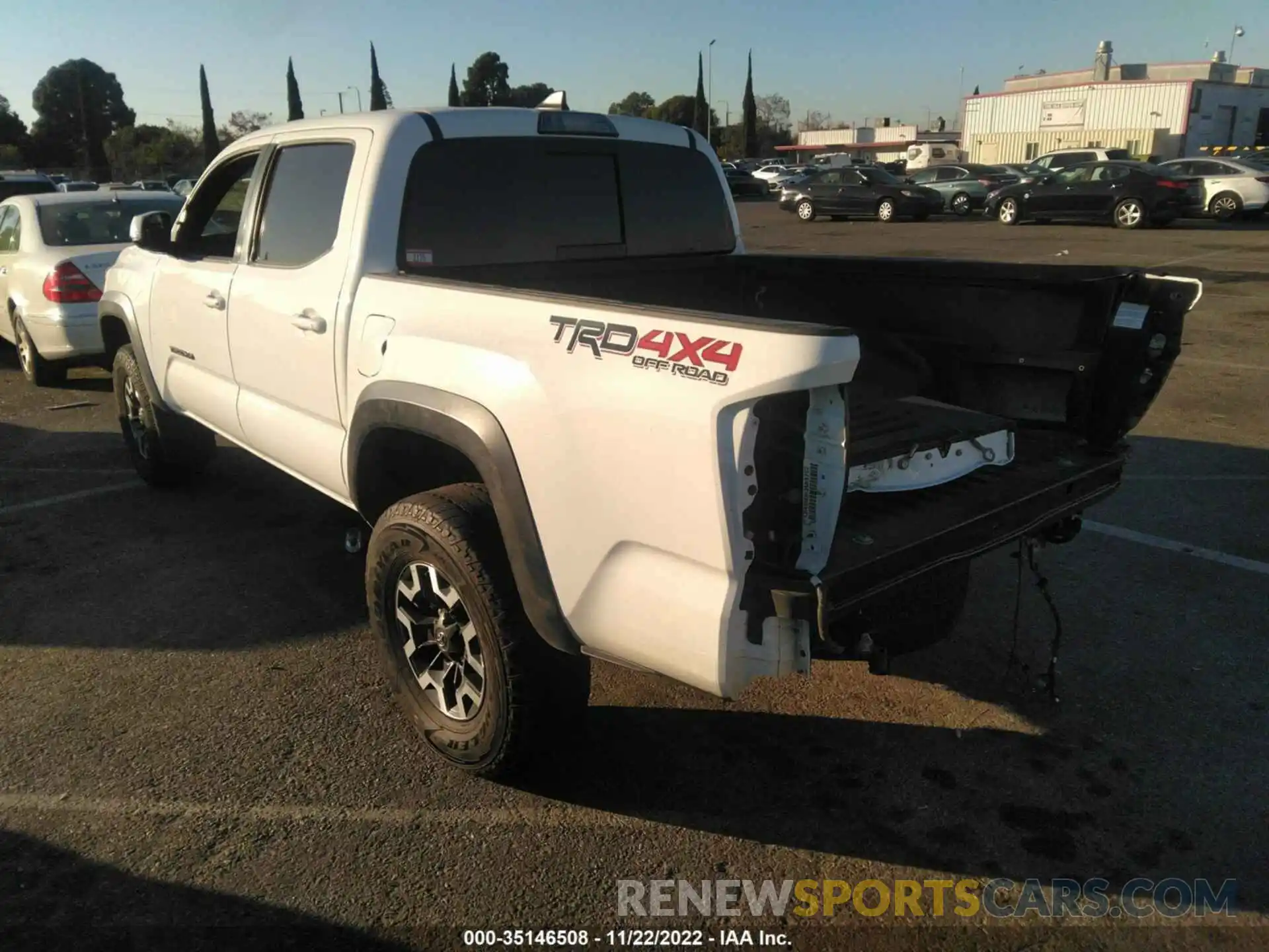 3 Photograph of a damaged car 3TMCZ5AN8KM276436 TOYOTA TACOMA 4WD 2019