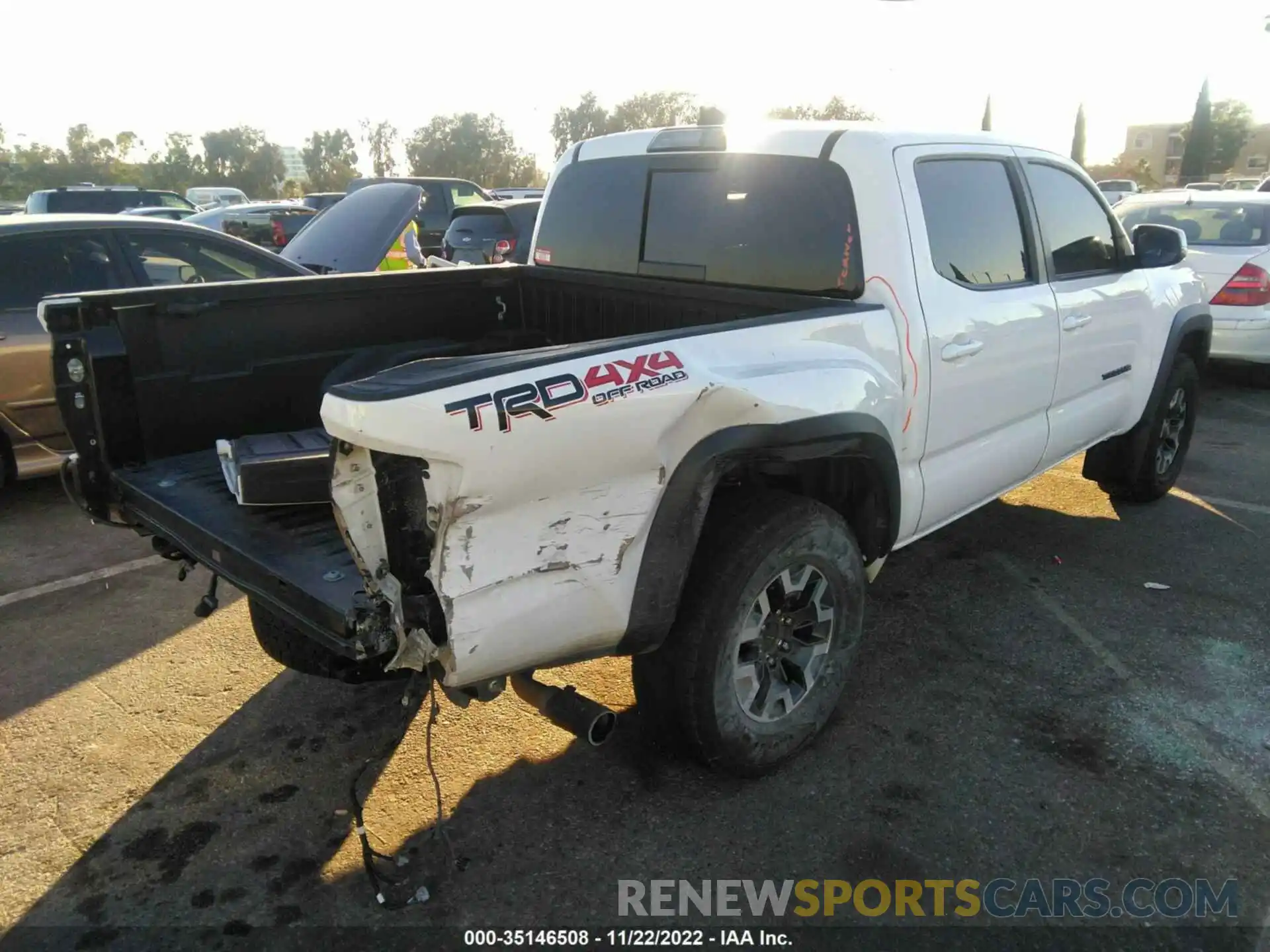 4 Photograph of a damaged car 3TMCZ5AN8KM276436 TOYOTA TACOMA 4WD 2019