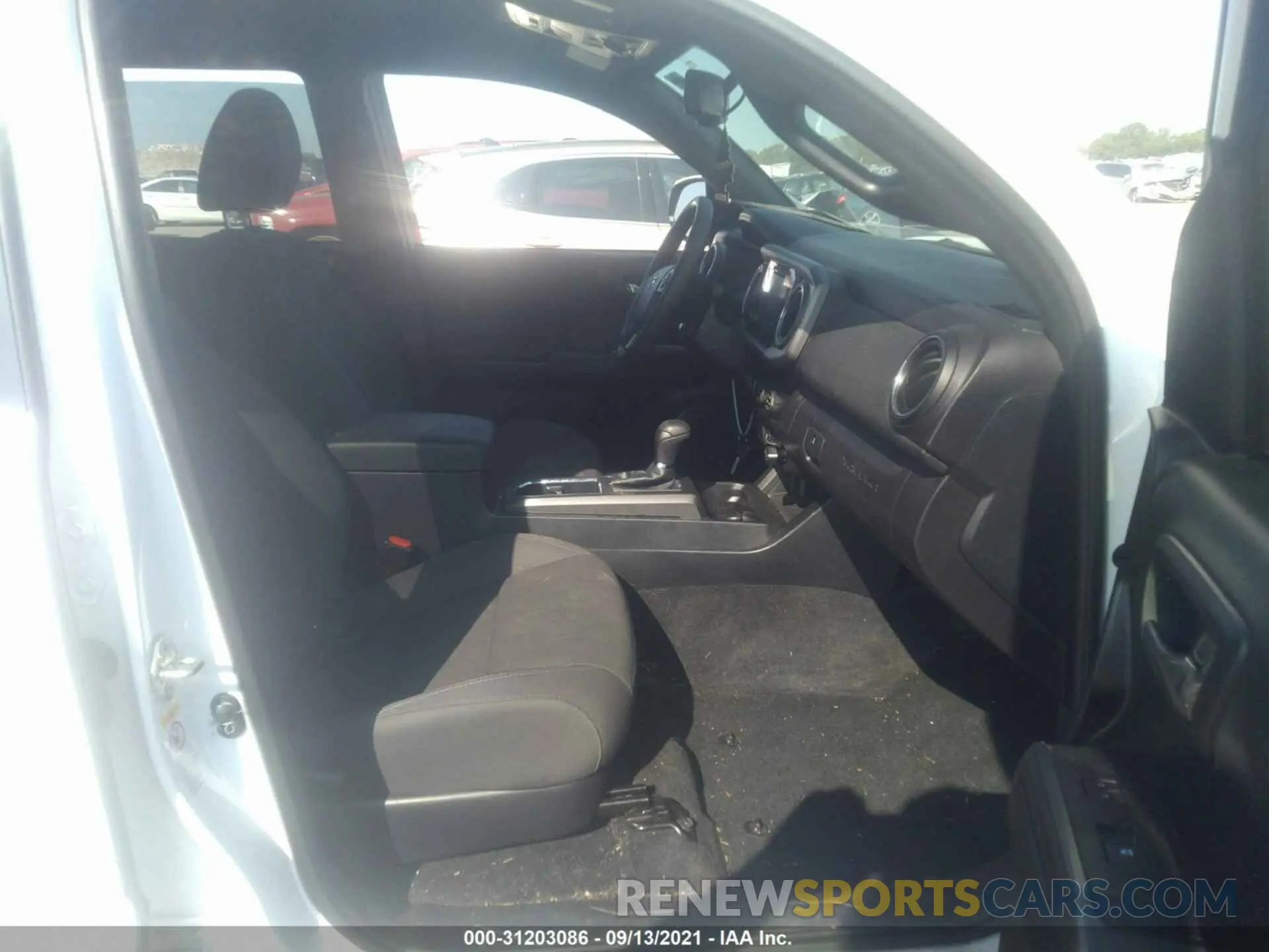 5 Photograph of a damaged car 3TMCZ5AN9KM269186 TOYOTA TACOMA 4WD 2019