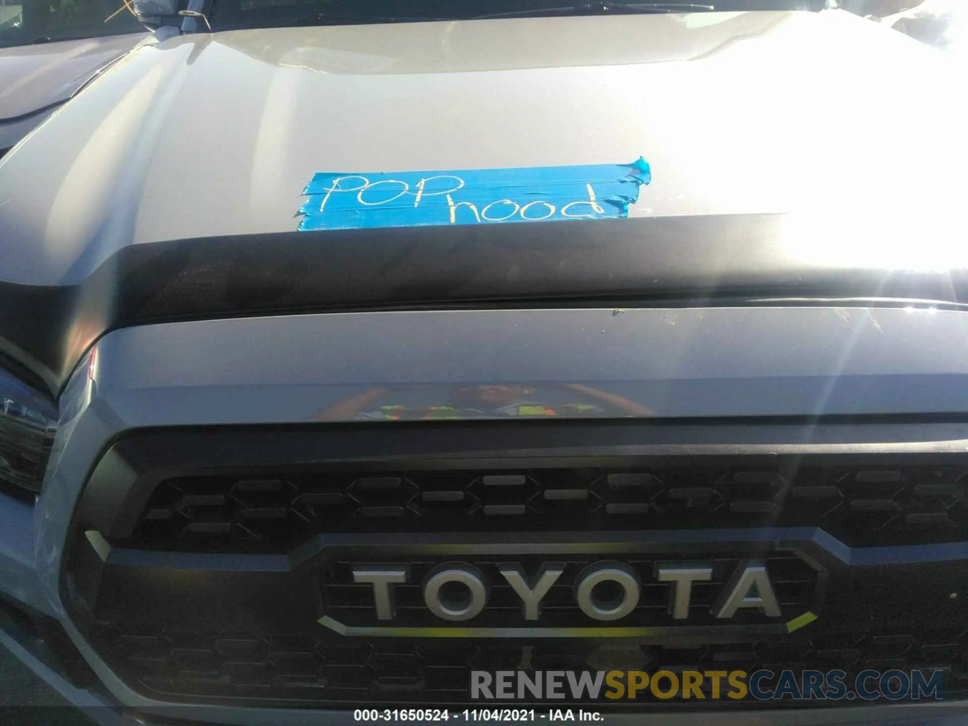 10 Photograph of a damaged car 3TMCZ5AN9KM276235 TOYOTA TACOMA 4WD 2019