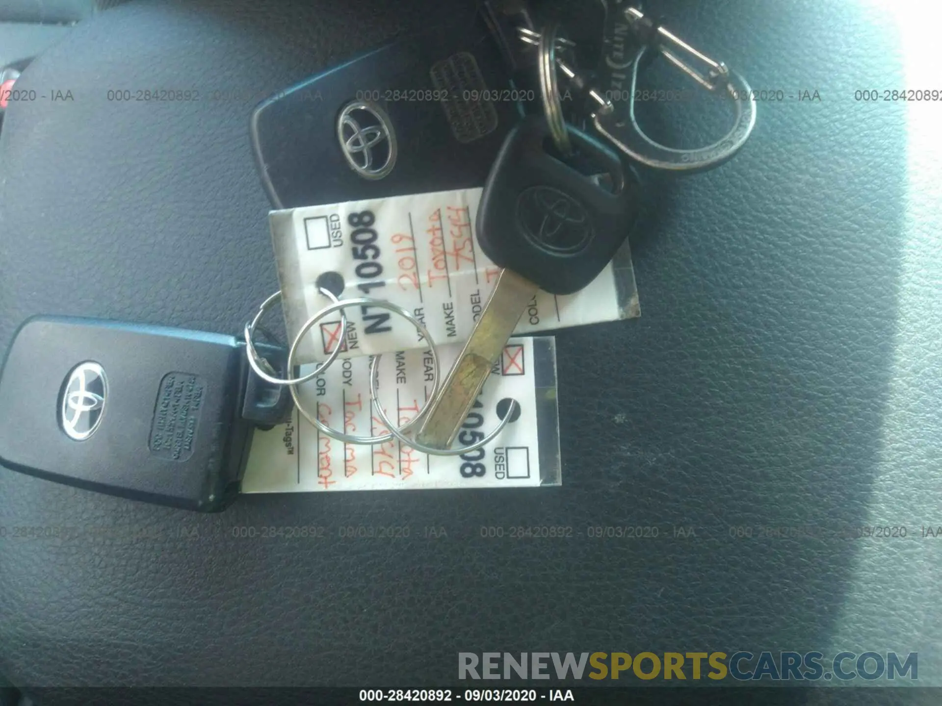 11 Photograph of a damaged car 3TMCZ5ANXKM192473 TOYOTA TACOMA 4WD 2019