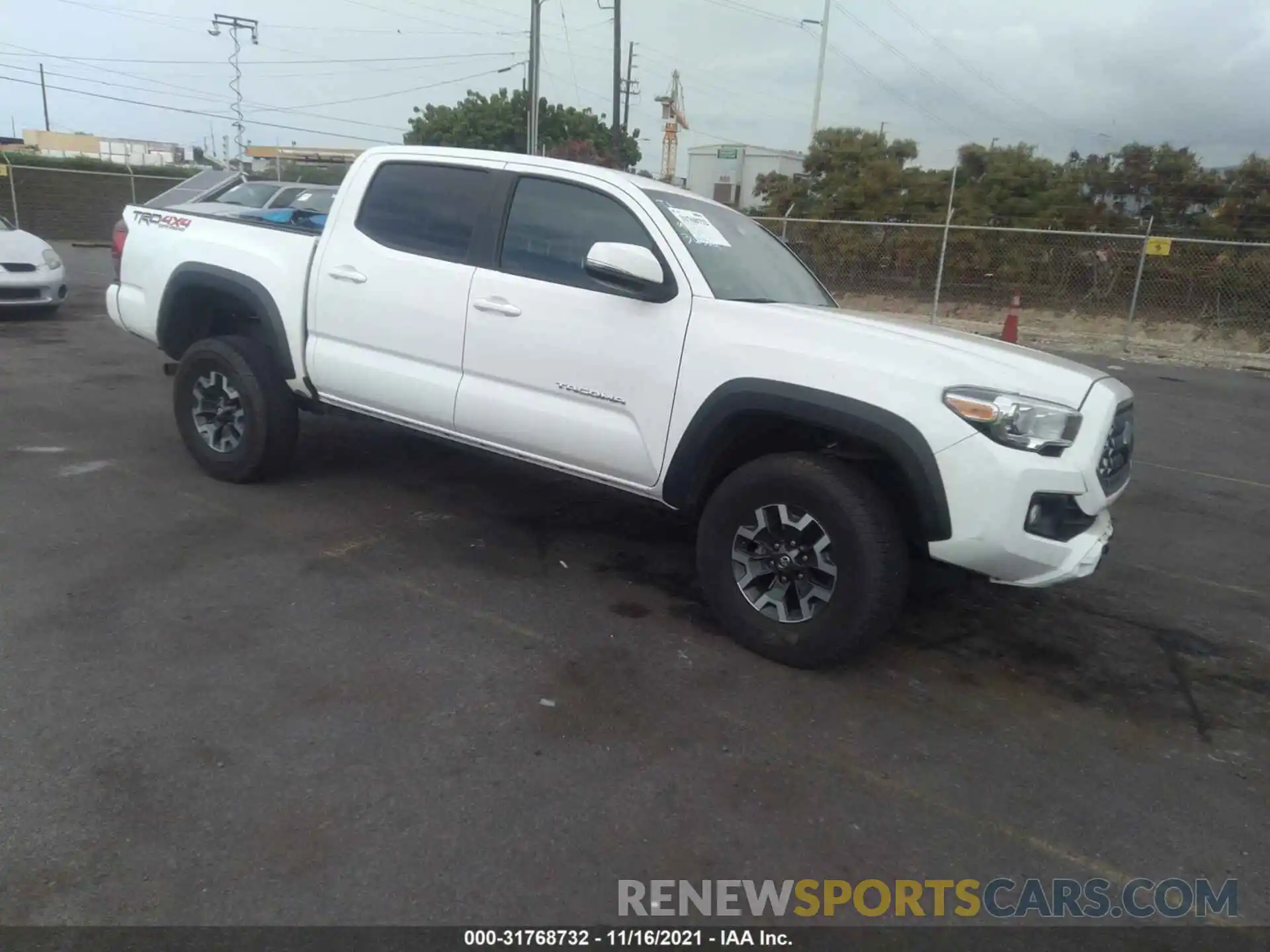 1 Photograph of a damaged car 3TMCZ5ANXKM211832 TOYOTA TACOMA 4WD 2019