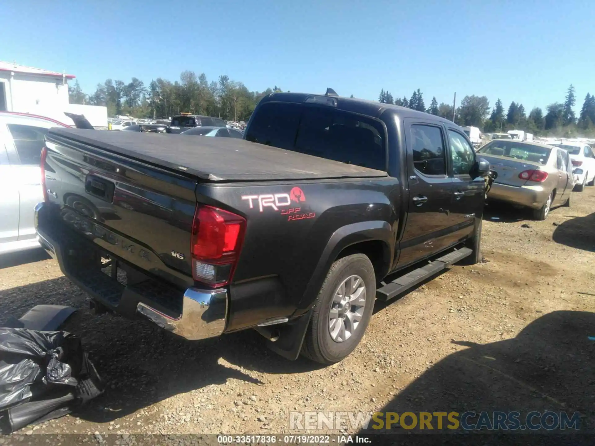 4 Photograph of a damaged car 3TMCZ5ANXKM216447 TOYOTA TACOMA 4WD 2019