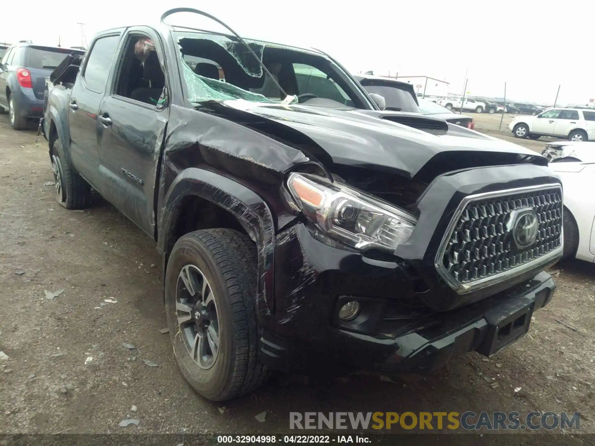 6 Photograph of a damaged car 3TMCZ5ANXKM232180 TOYOTA TACOMA 4WD 2019