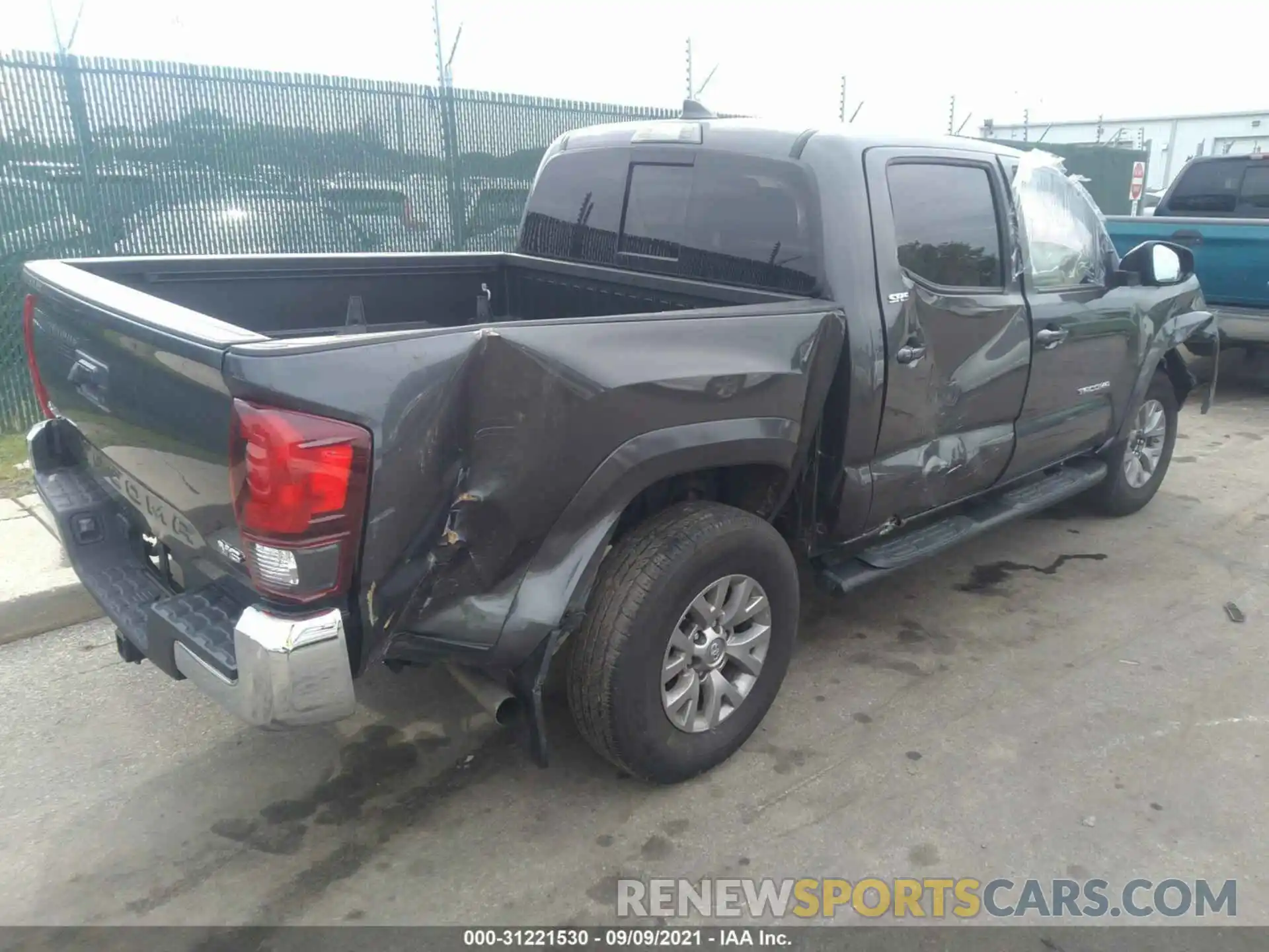 4 Photograph of a damaged car 3TMCZ5ANXKM279743 TOYOTA TACOMA 4WD 2019