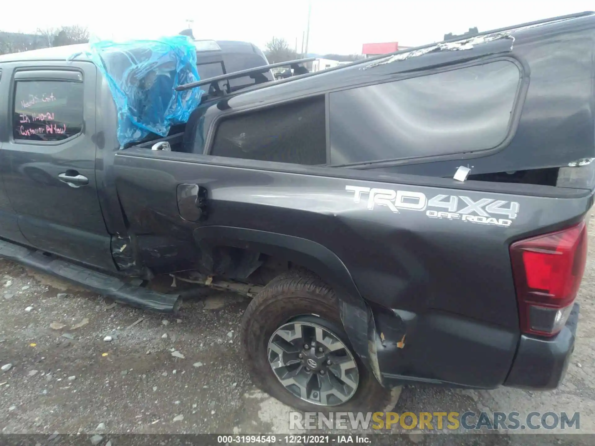 6 Photograph of a damaged car 3TMDZ5BN6KM060720 TOYOTA TACOMA 4WD 2019