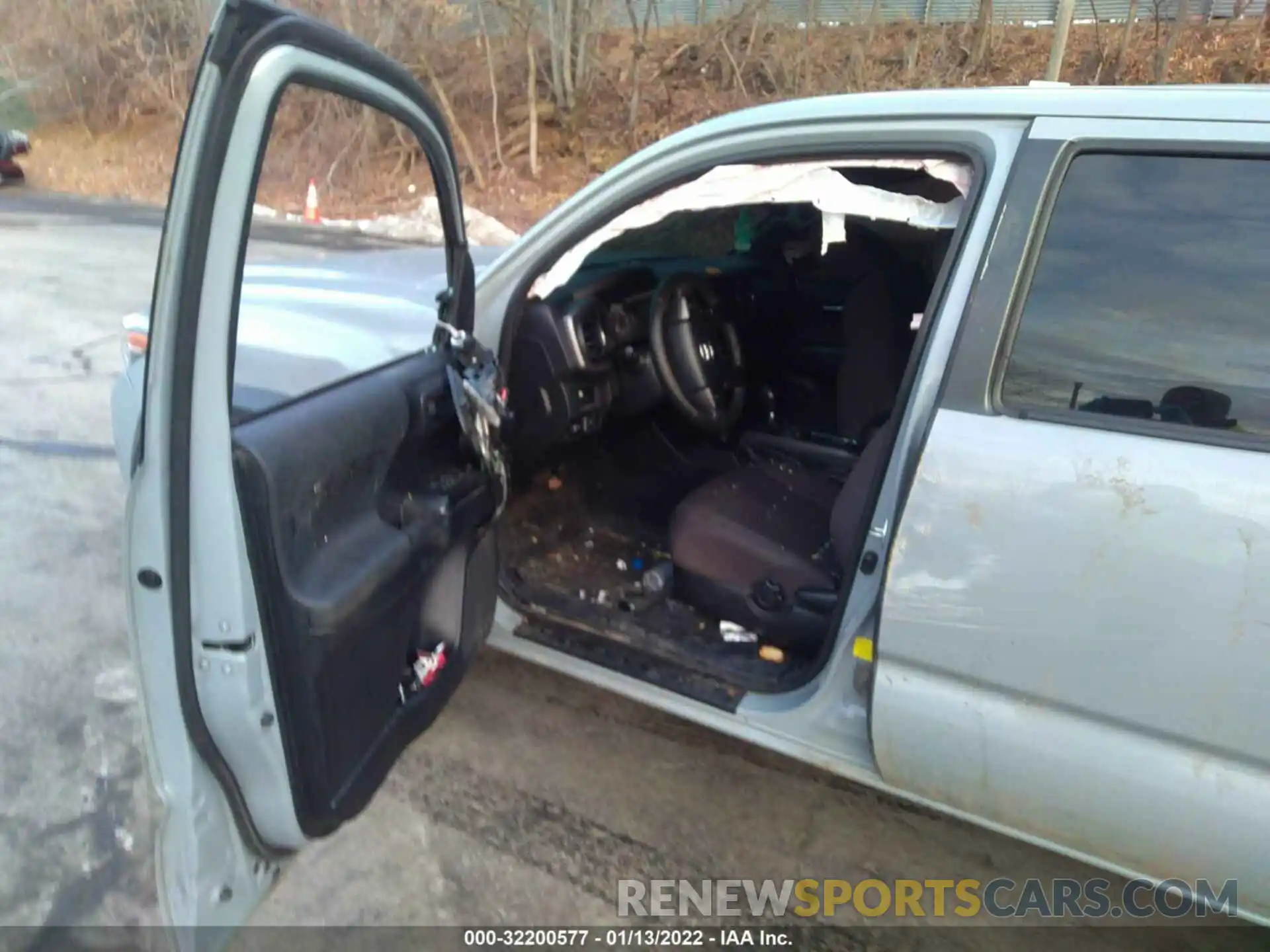 5 Photograph of a damaged car 3TMDZ5BN7KM061648 TOYOTA TACOMA 4WD 2019