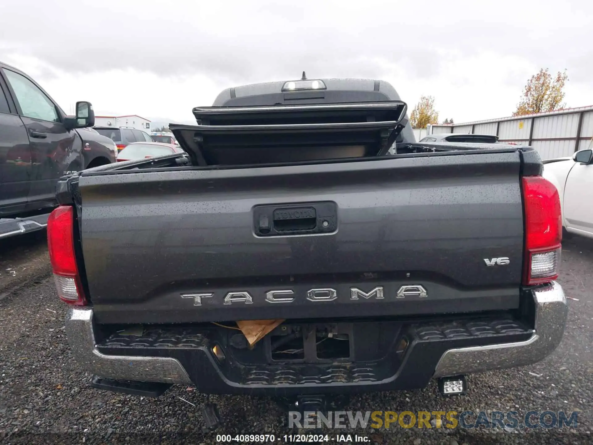 17 Photograph of a damaged car 3TMDZ5BN7KM065649 TOYOTA TACOMA 4WD 2019