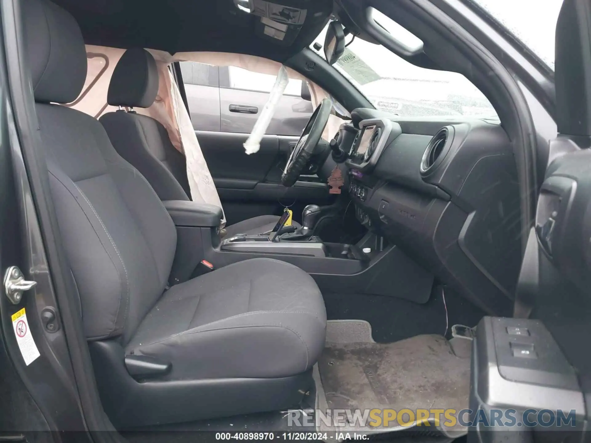 5 Photograph of a damaged car 3TMDZ5BN7KM065649 TOYOTA TACOMA 4WD 2019