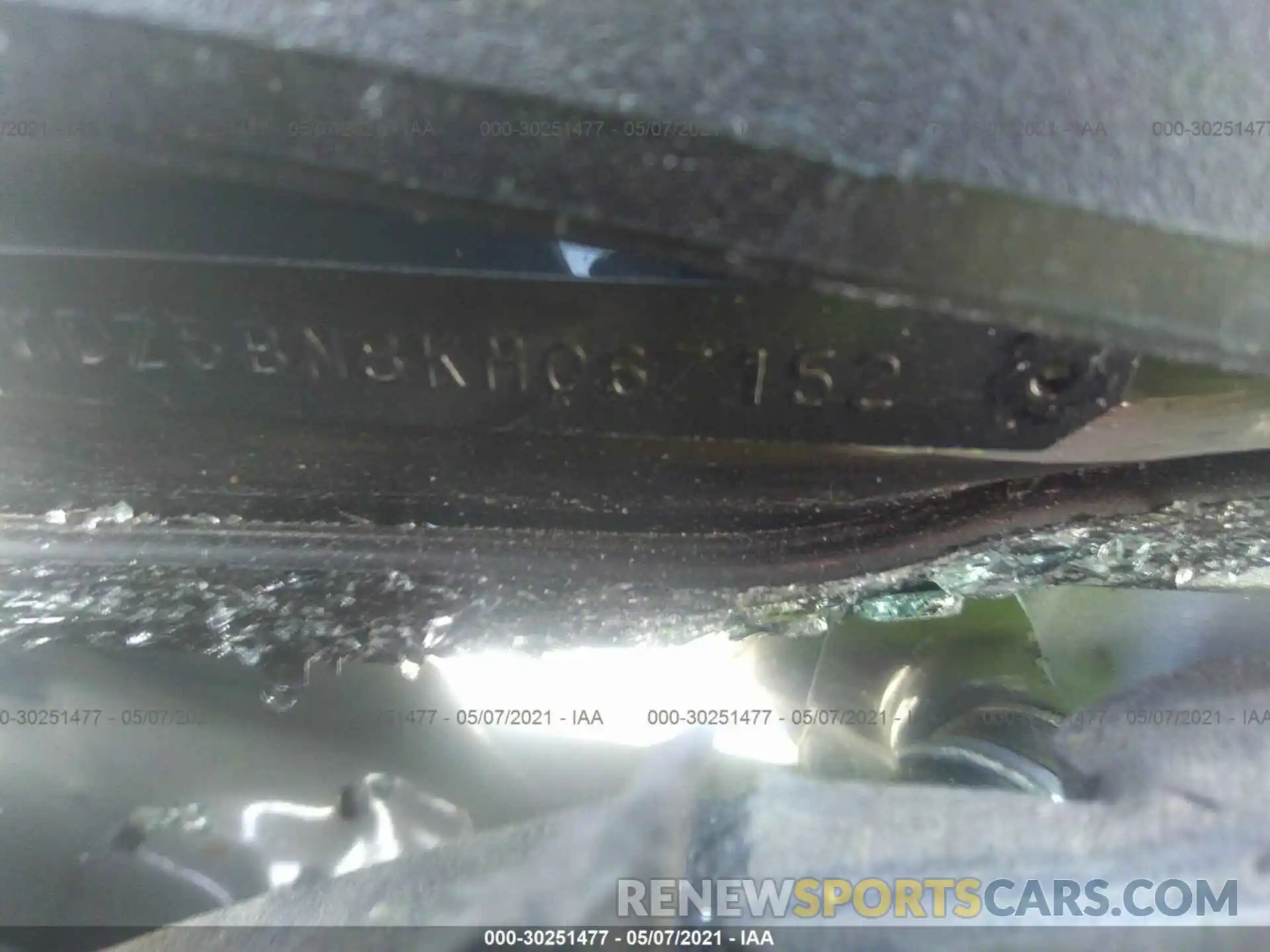 9 Photograph of a damaged car 3TMDZ5BN8KM067152 TOYOTA TACOMA 4WD 2019