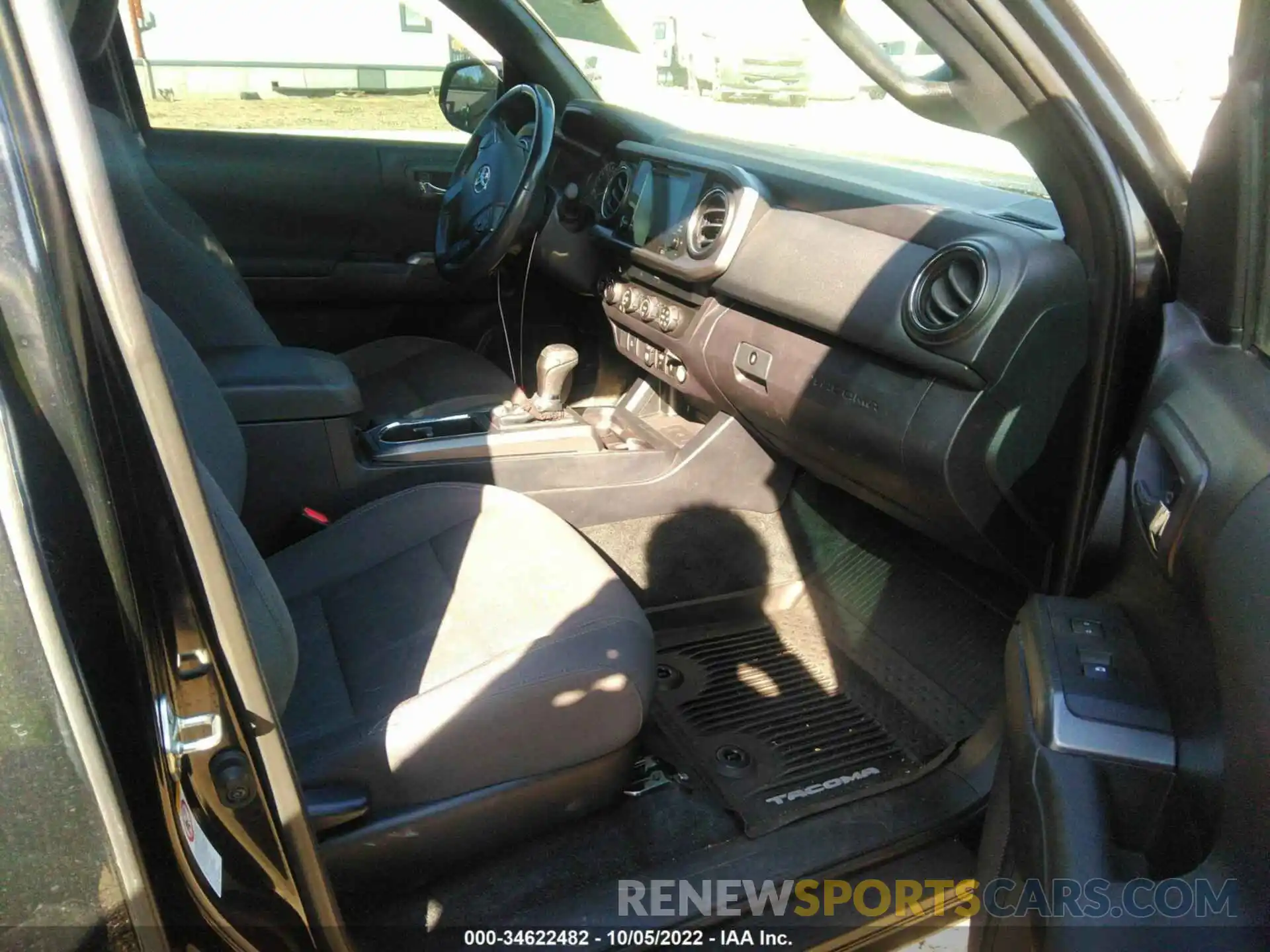 5 Photograph of a damaged car 3TMDZ5BNXKM058422 TOYOTA TACOMA 4WD 2019