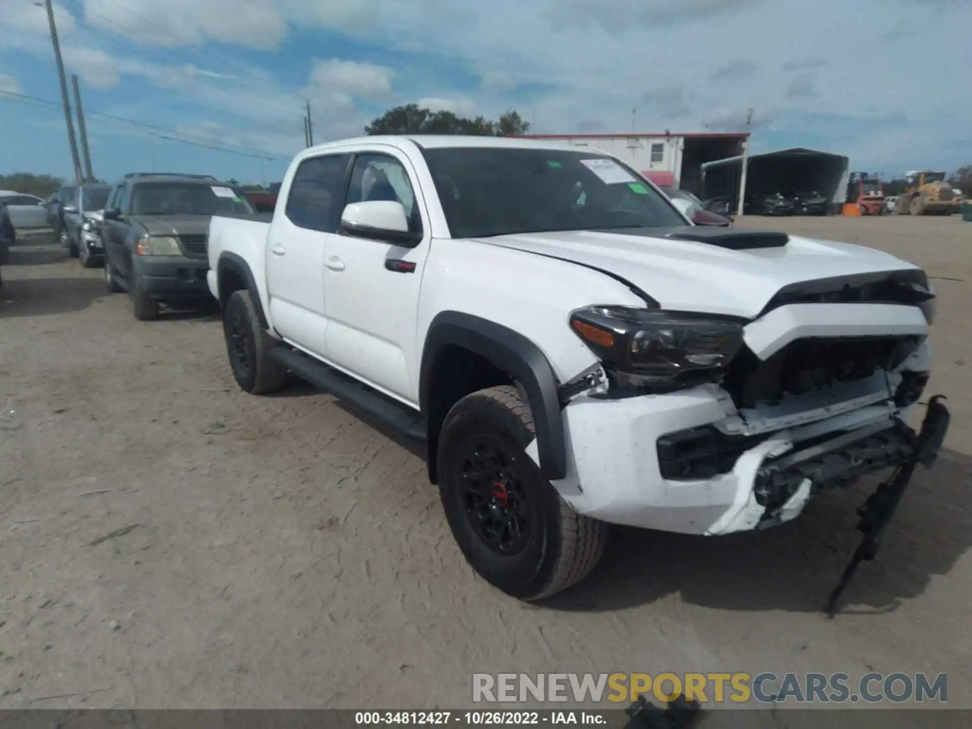 1 Photograph of a damaged car 5TFCZ5AN1KX186989 TOYOTA TACOMA 4WD 2019