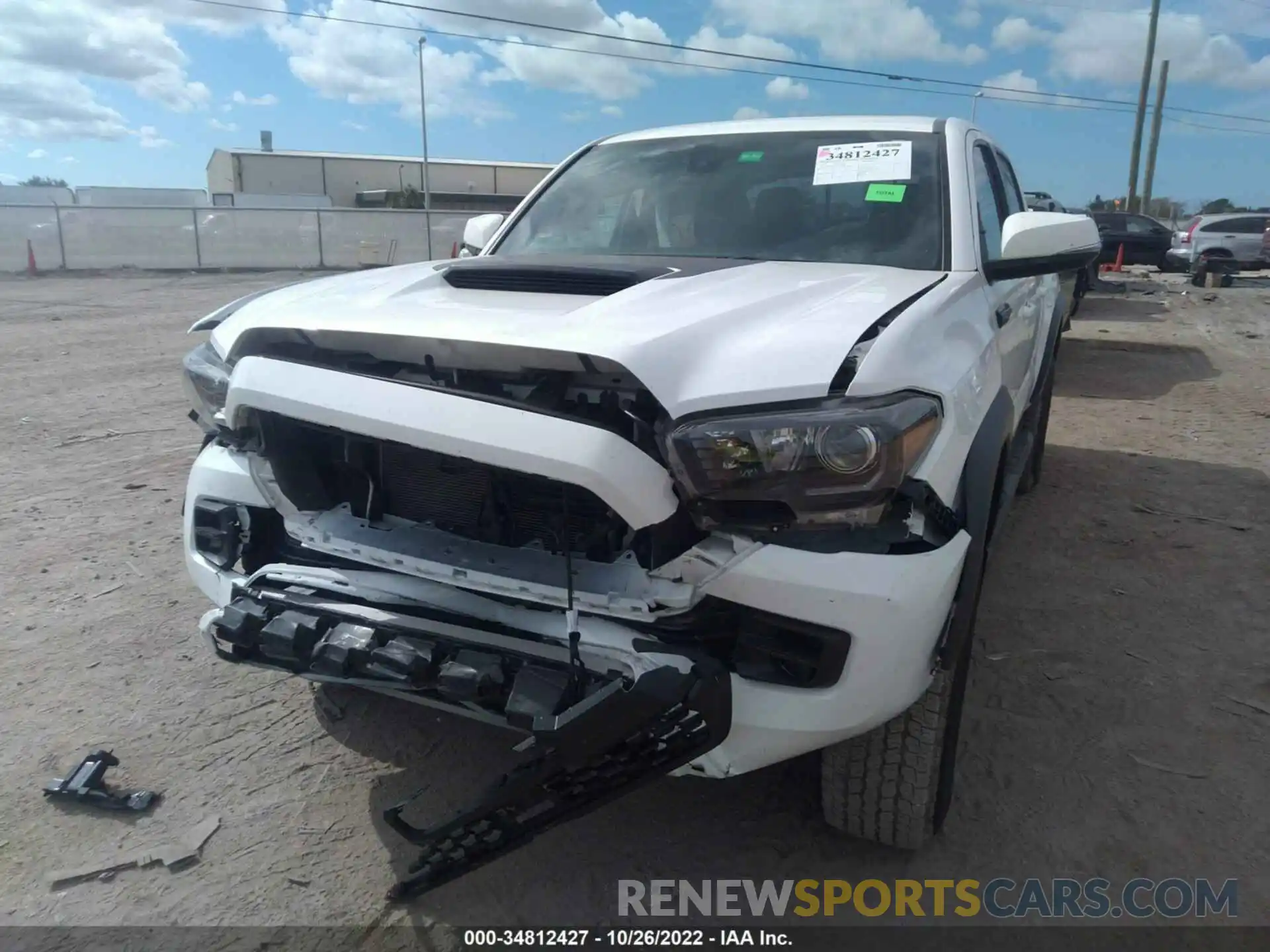 6 Photograph of a damaged car 5TFCZ5AN1KX186989 TOYOTA TACOMA 4WD 2019