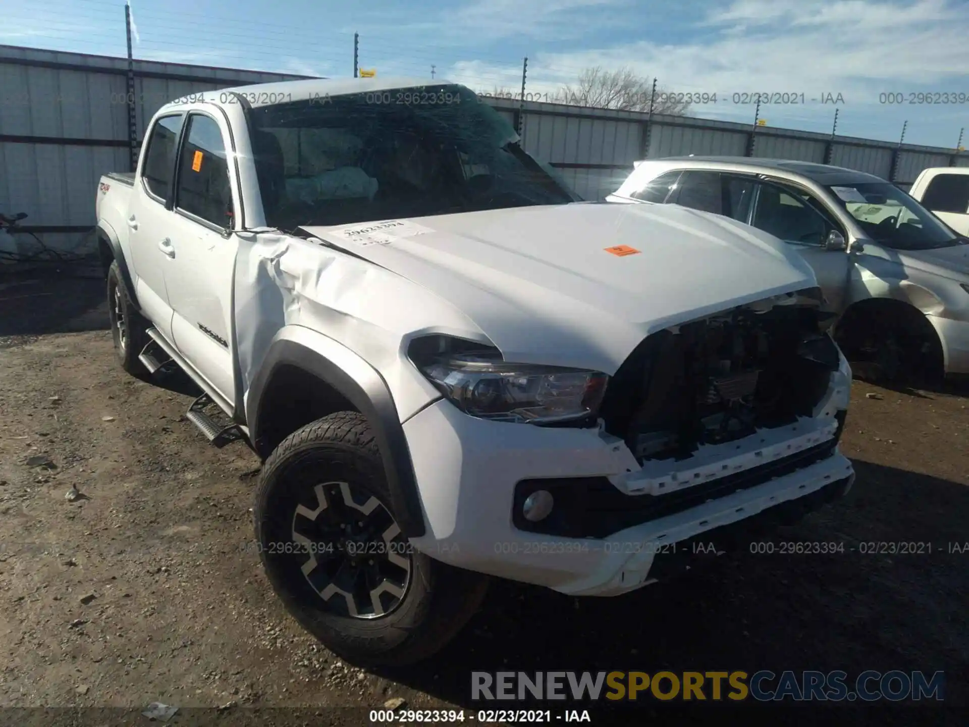 1 Photograph of a damaged car 5TFCZ5AN1KX207078 TOYOTA TACOMA 4WD 2019