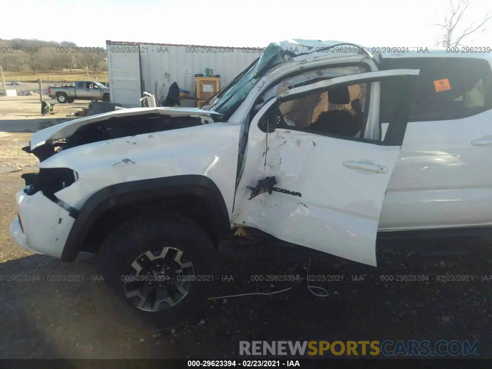 6 Photograph of a damaged car 5TFCZ5AN1KX207078 TOYOTA TACOMA 4WD 2019