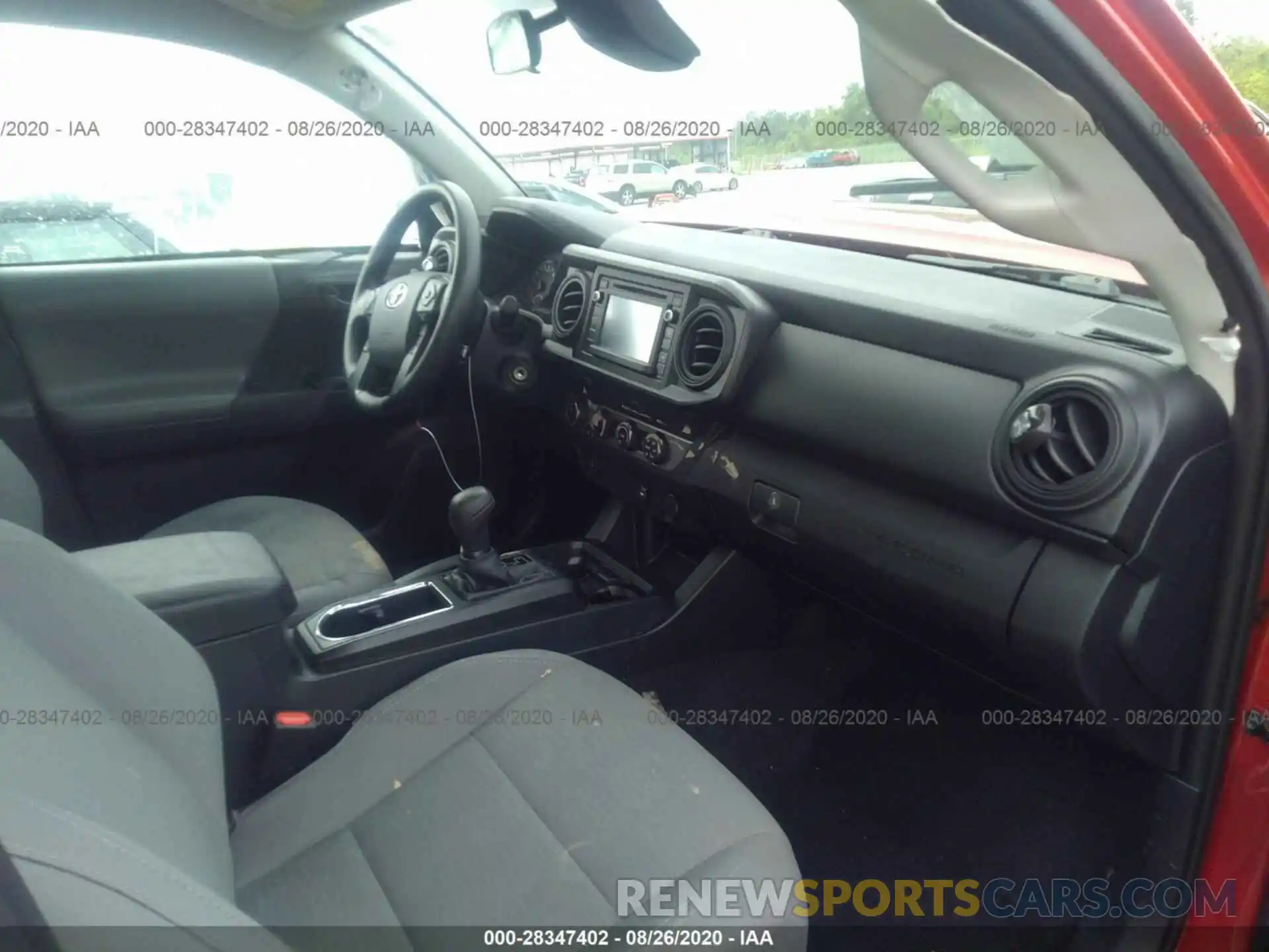 5 Photograph of a damaged car 5TFCZ5AN2KX200897 TOYOTA TACOMA 4WD 2019