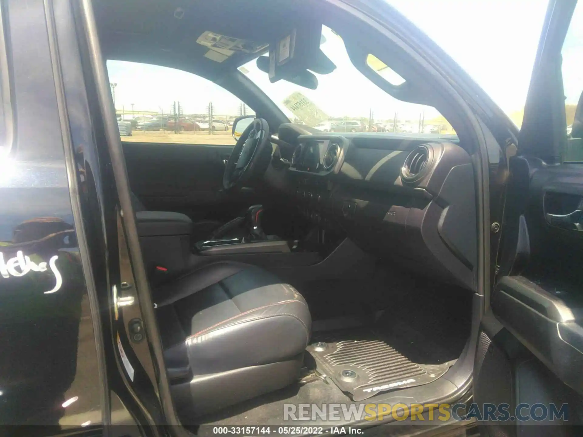 5 Photograph of a damaged car 5TFCZ5AN3KX200343 TOYOTA TACOMA 4WD 2019