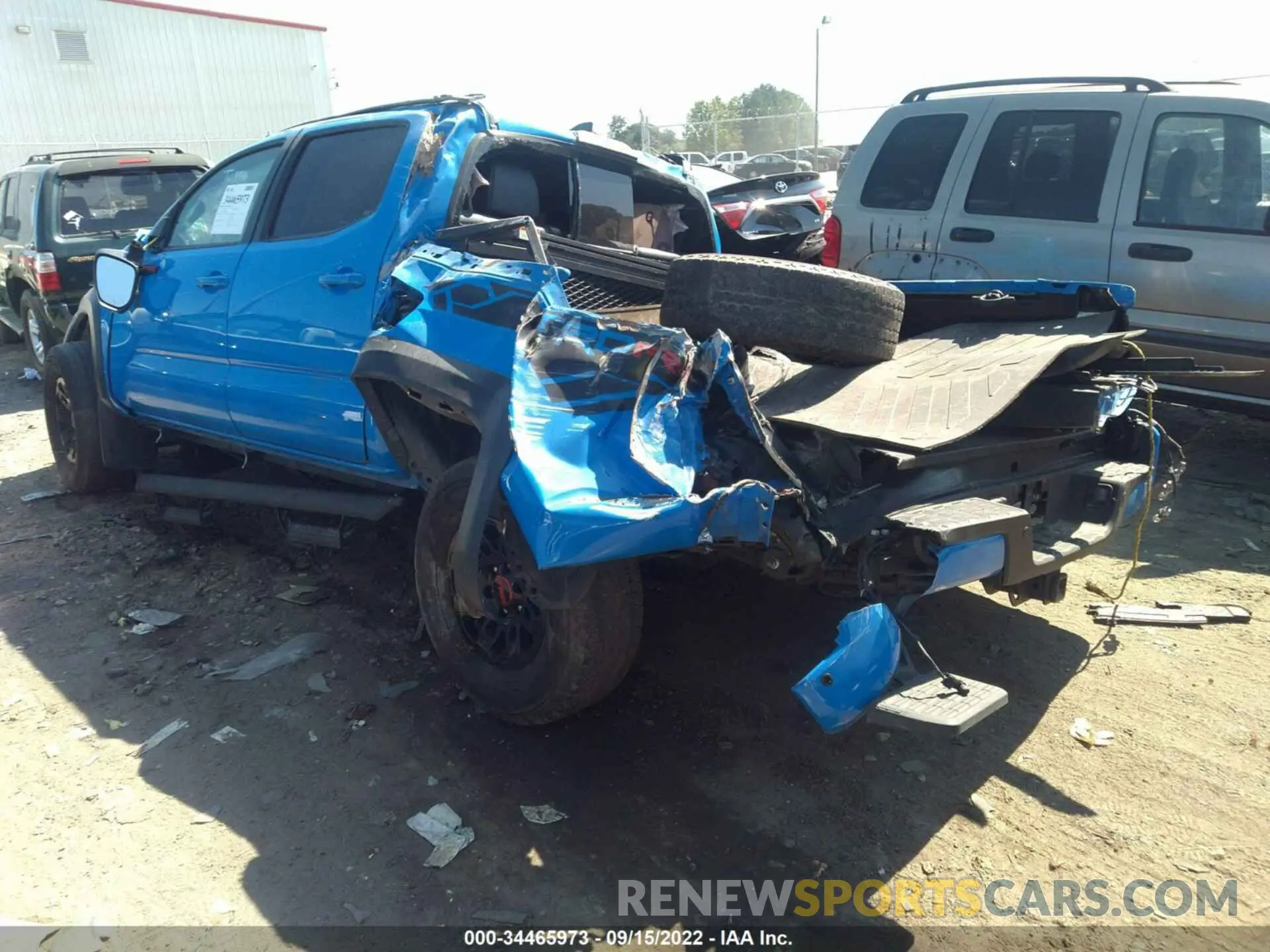 3 Photograph of a damaged car 5TFCZ5AN4KX185562 TOYOTA TACOMA 4WD 2019