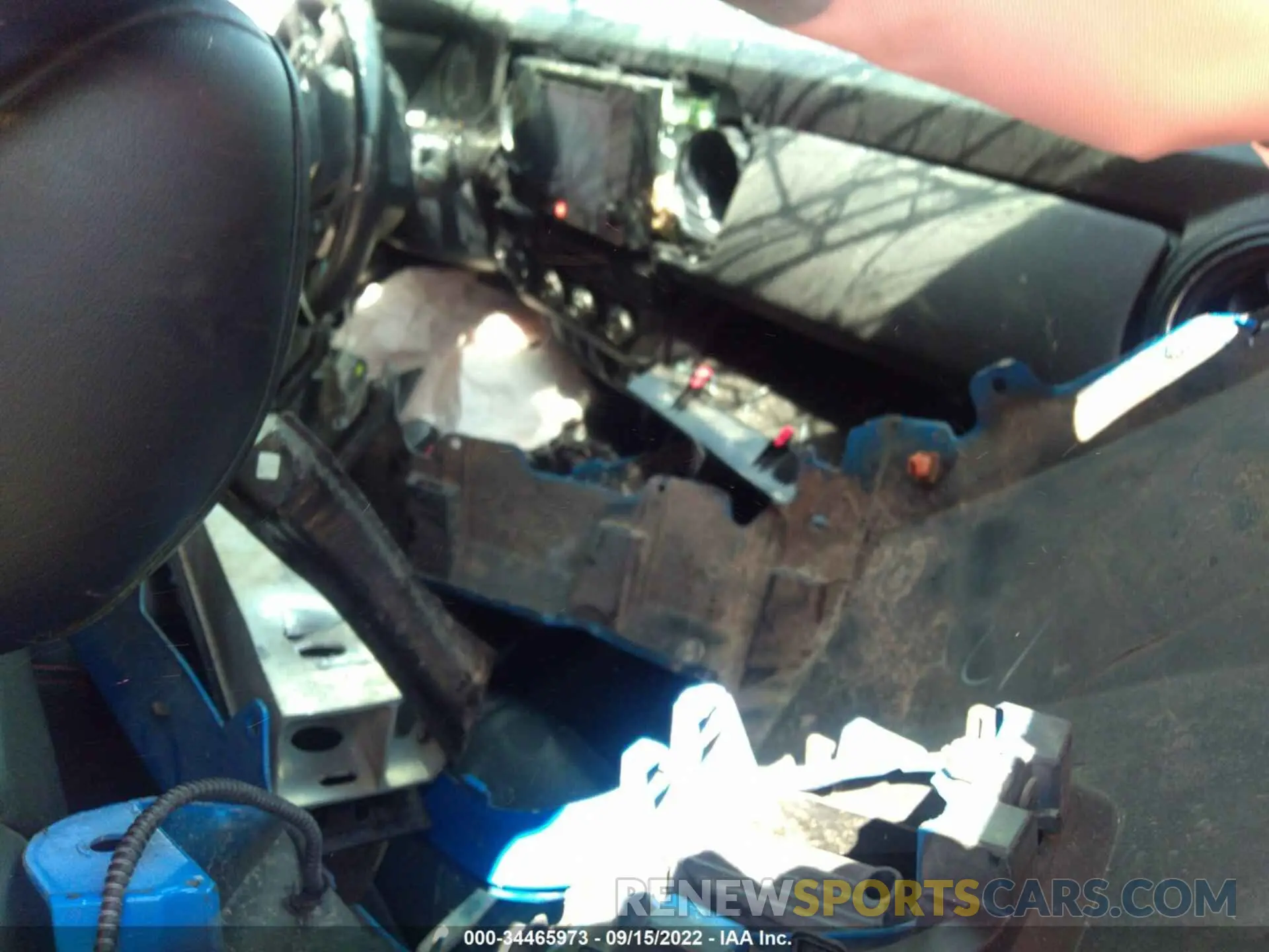 5 Photograph of a damaged car 5TFCZ5AN4KX185562 TOYOTA TACOMA 4WD 2019