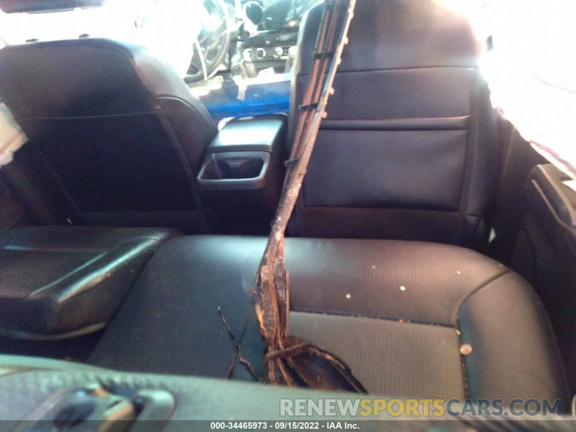 8 Photograph of a damaged car 5TFCZ5AN4KX185562 TOYOTA TACOMA 4WD 2019