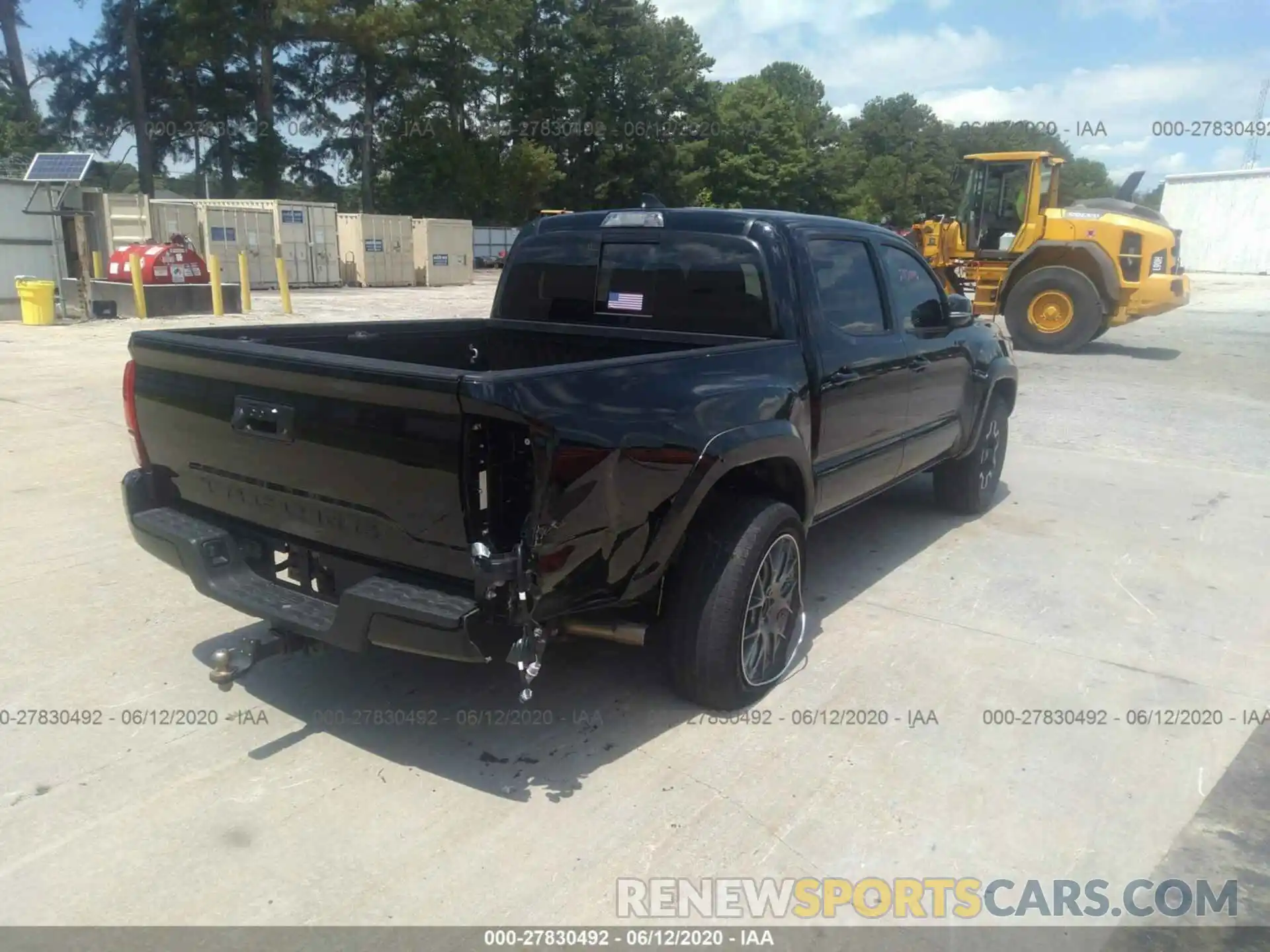 4 Photograph of a damaged car 5TFCZ5AN4KX202716 TOYOTA TACOMA 4WD 2019