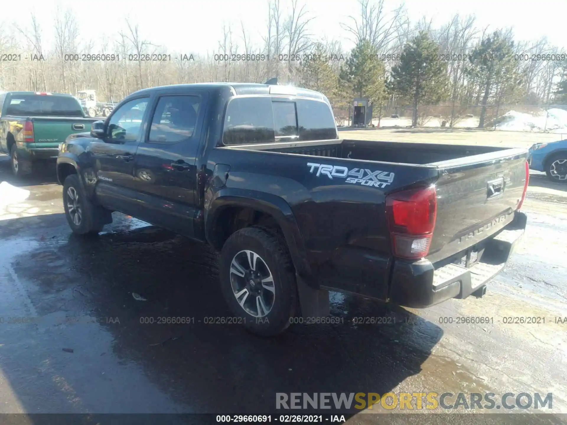 3 Photograph of a damaged car 5TFCZ5AN5KX172304 TOYOTA TACOMA 4WD 2019