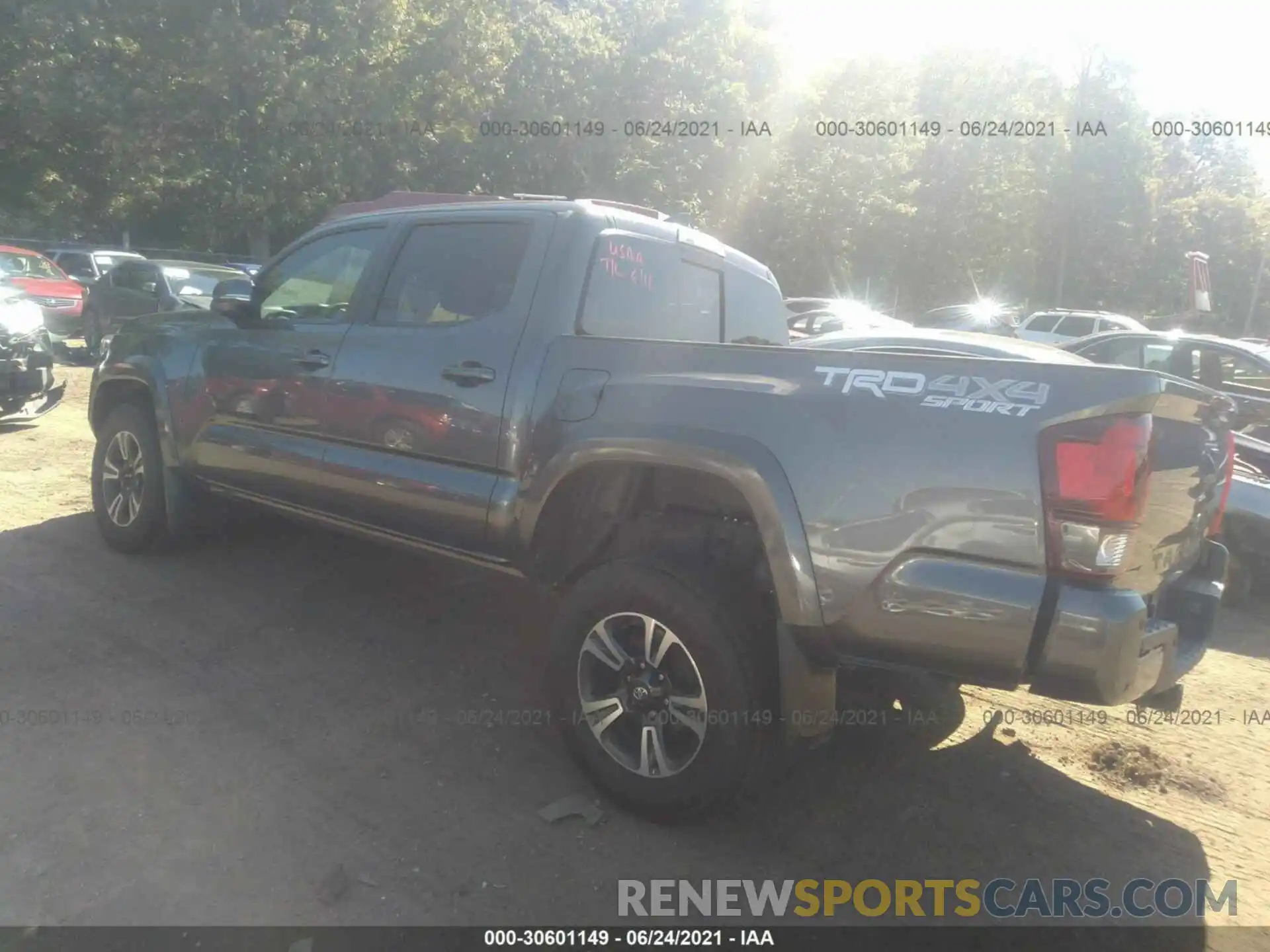 3 Photograph of a damaged car 5TFCZ5AN5KX179723 TOYOTA TACOMA 4WD 2019