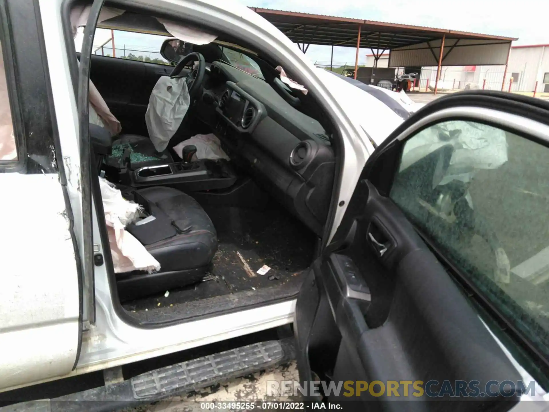 5 Photograph of a damaged car 5TFCZ5AN5KX181648 TOYOTA TACOMA 4WD 2019