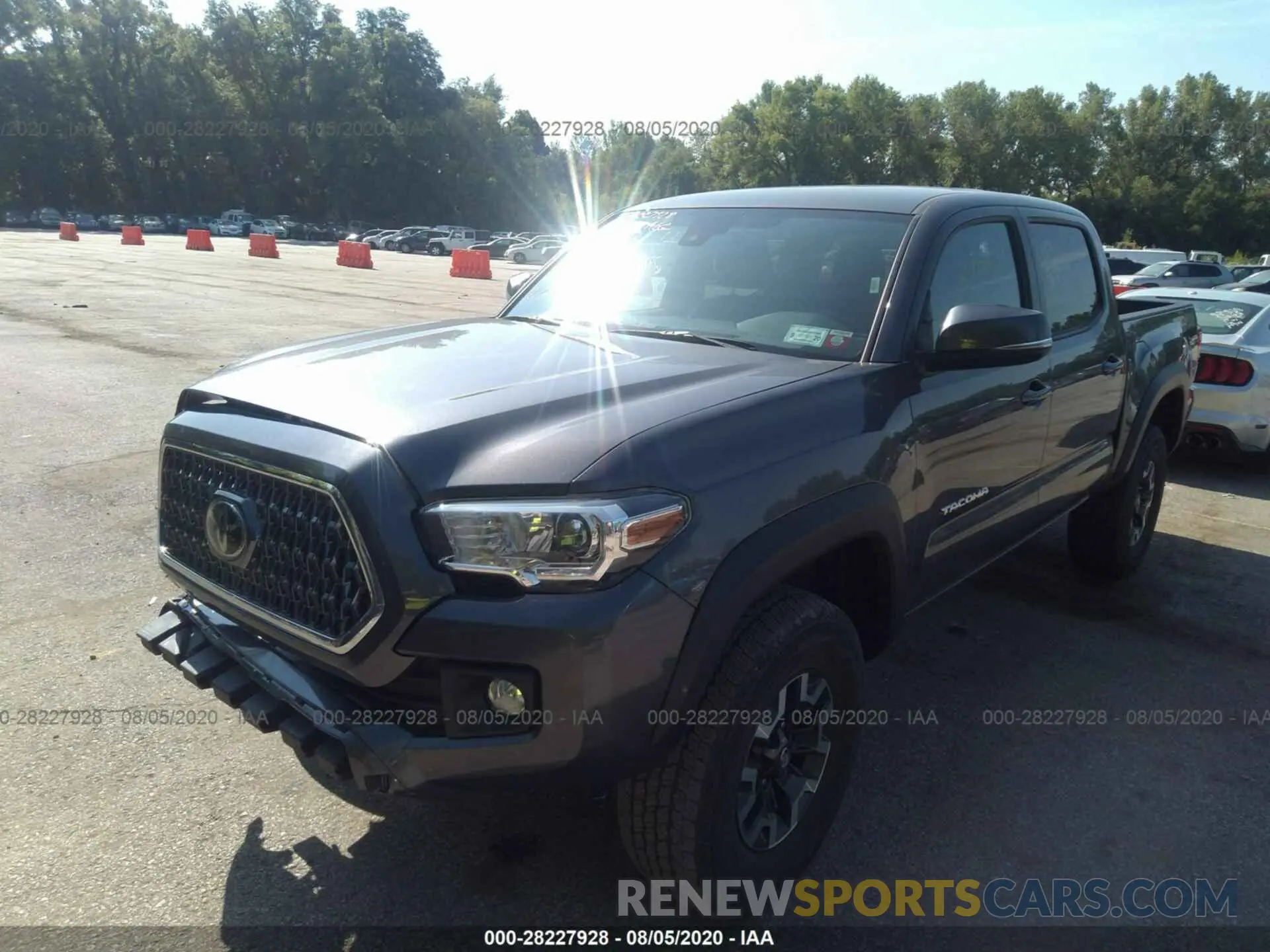 2 Photograph of a damaged car 5TFCZ5AN5KX195243 TOYOTA TACOMA 4WD 2019
