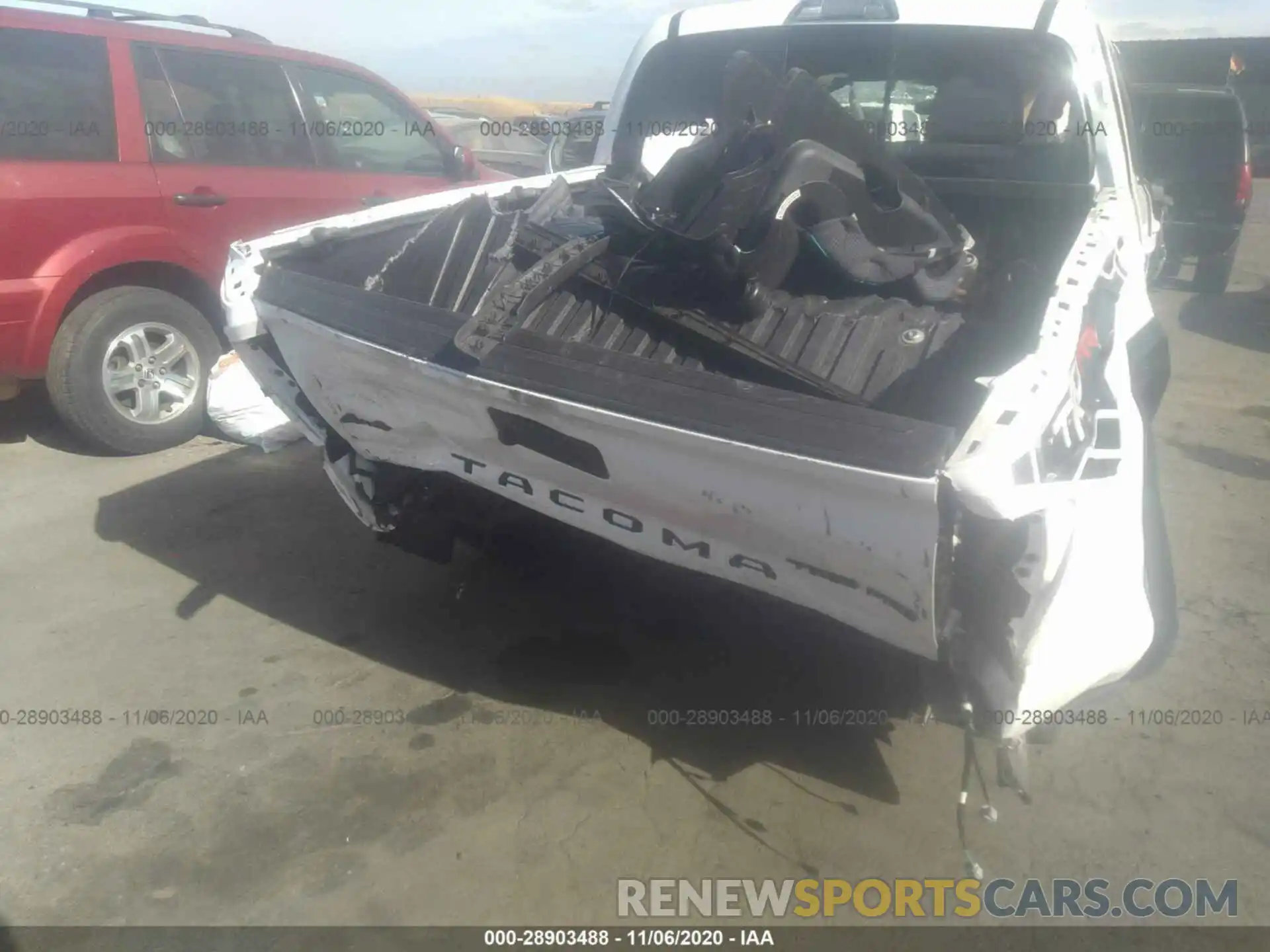 6 Photograph of a damaged car 5TFCZ5AN5KX198367 TOYOTA TACOMA 4WD 2019