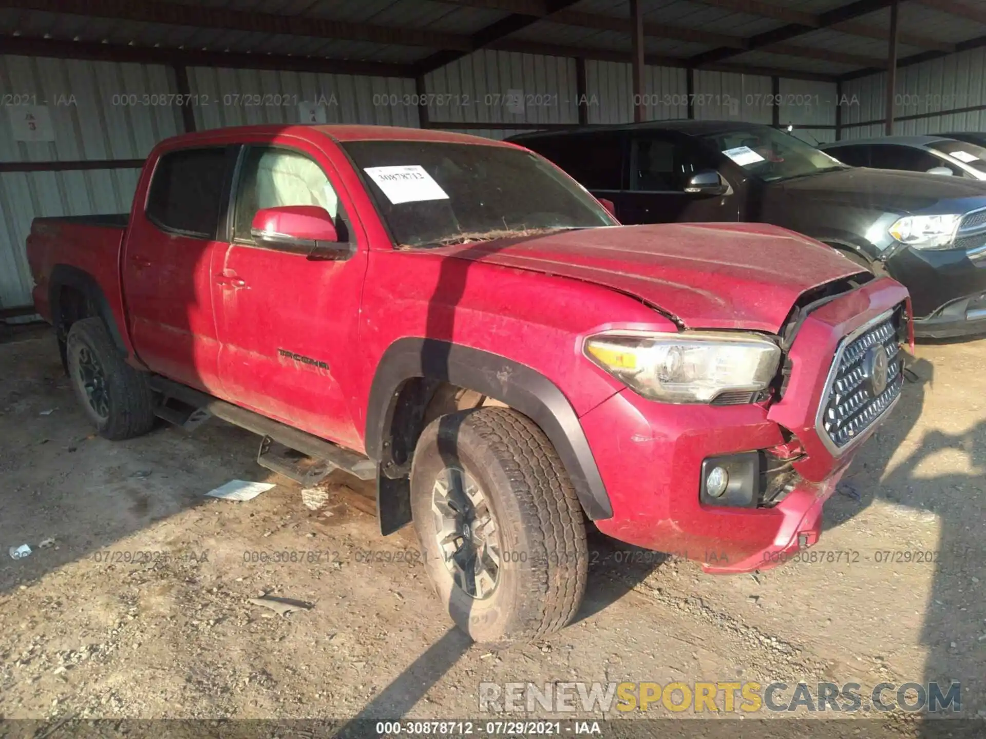 1 Photograph of a damaged car 5TFCZ5AN6KX168570 TOYOTA TACOMA 4WD 2019