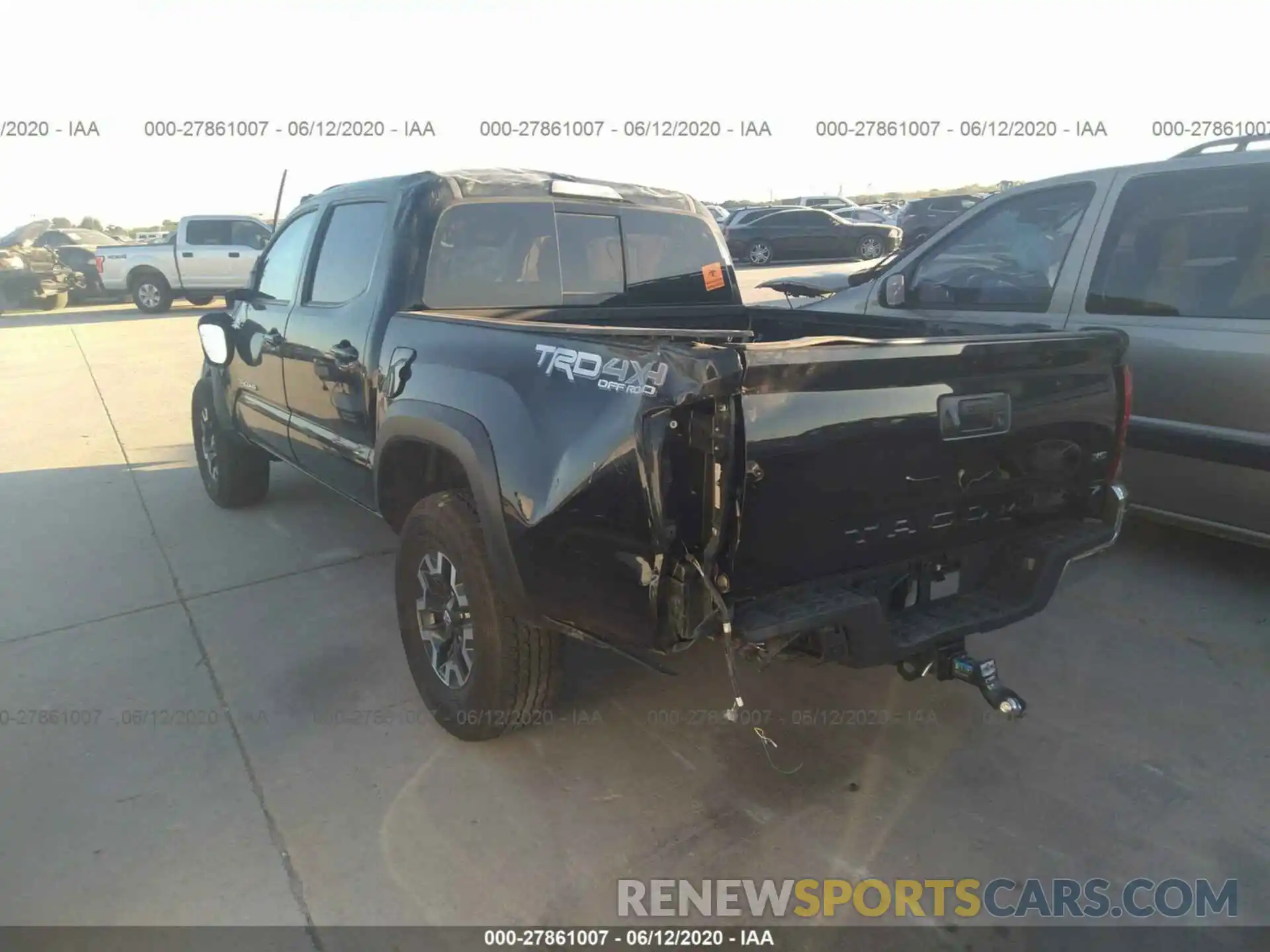 3 Photograph of a damaged car 5TFCZ5AN7KX194529 TOYOTA TACOMA 4WD 2019