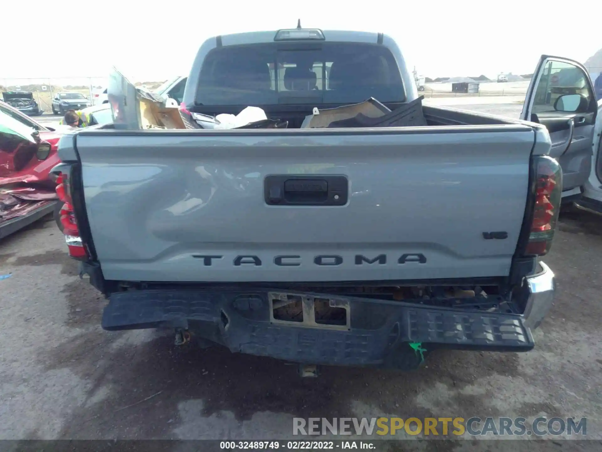 6 Photograph of a damaged car 5TFCZ5AN8KX199612 TOYOTA TACOMA 4WD 2019