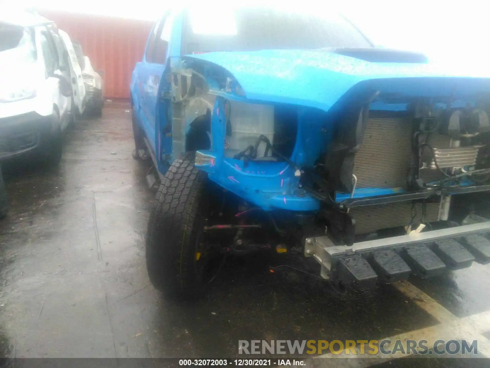 6 Photograph of a damaged car 5TFCZ5AN8KX204498 TOYOTA TACOMA 4WD 2019