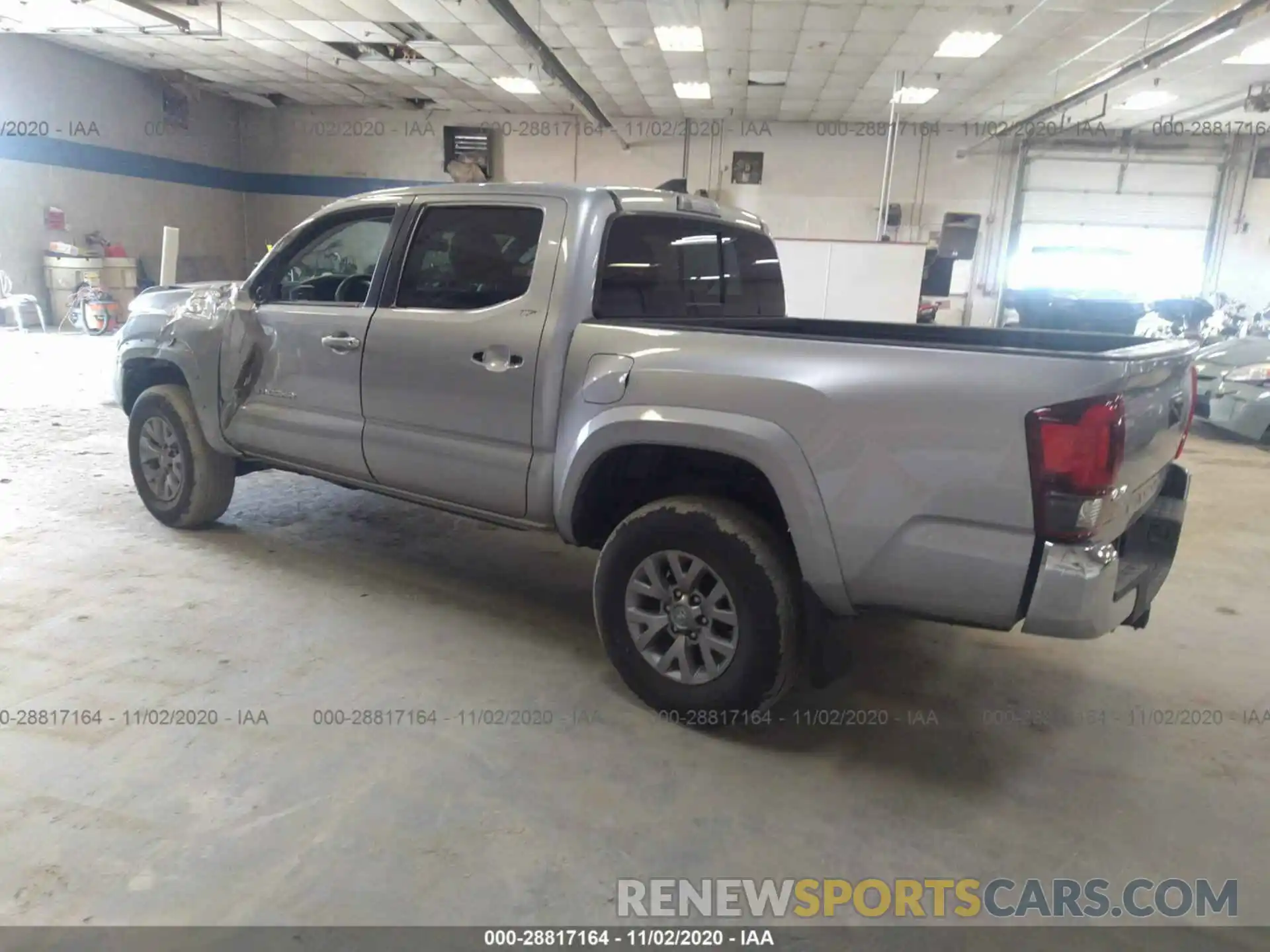 3 Photograph of a damaged car 5TFCZ5AN9KX176551 TOYOTA TACOMA 4WD 2019