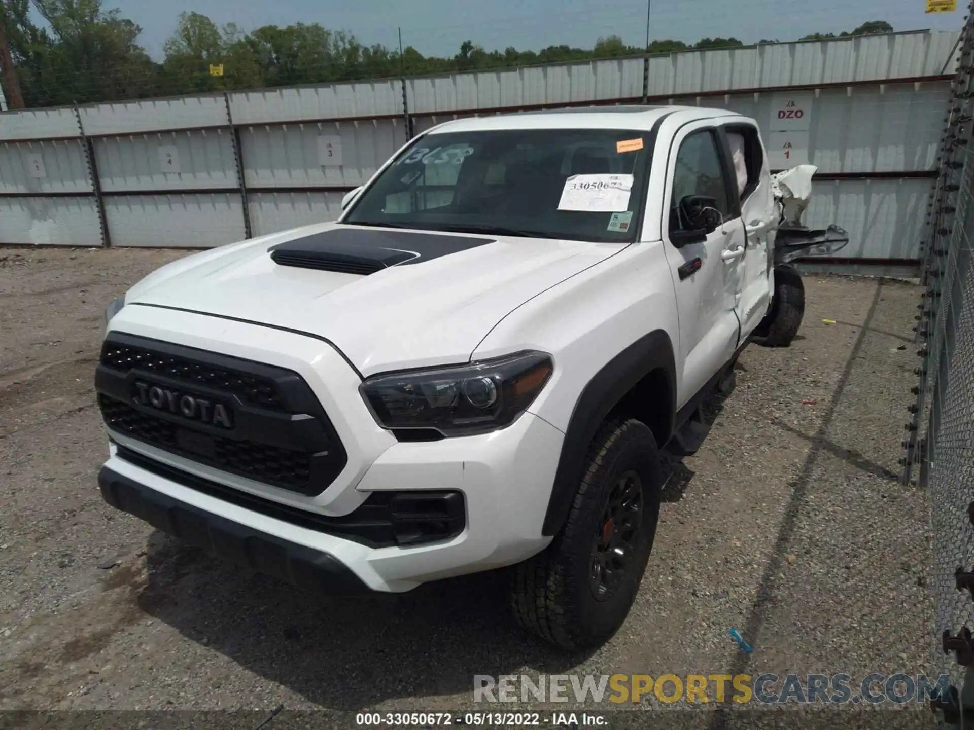 2 Photograph of a damaged car 5TFCZ5ANXKX197067 TOYOTA TACOMA 4WD 2019