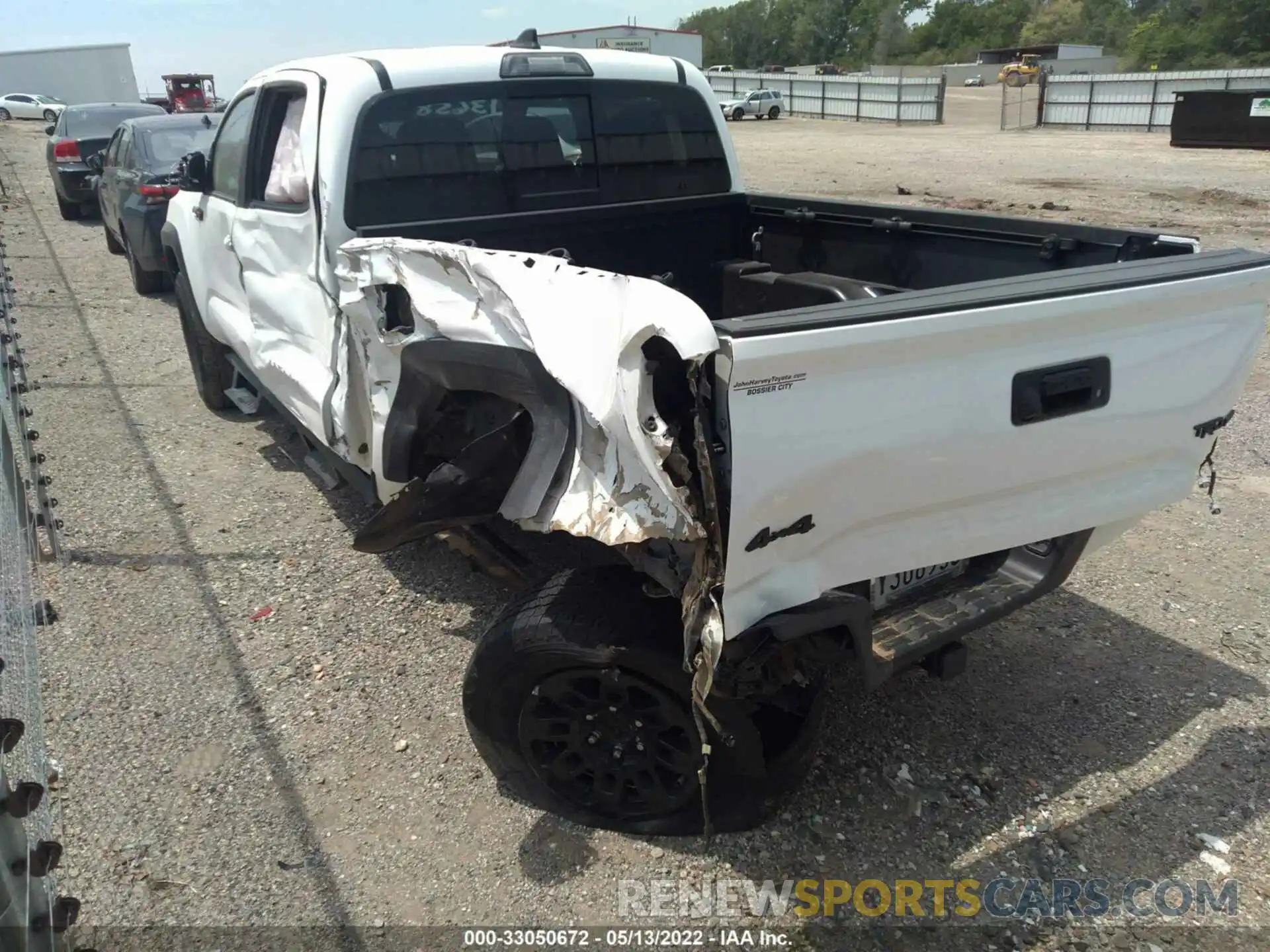 3 Photograph of a damaged car 5TFCZ5ANXKX197067 TOYOTA TACOMA 4WD 2019