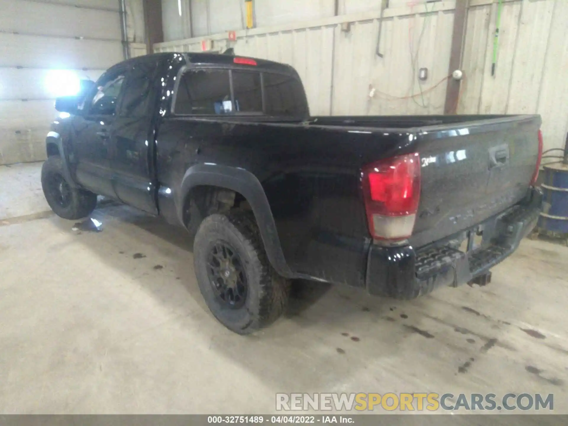 3 Photograph of a damaged car 5TFSZ5AN1KX203060 TOYOTA TACOMA 4WD 2019