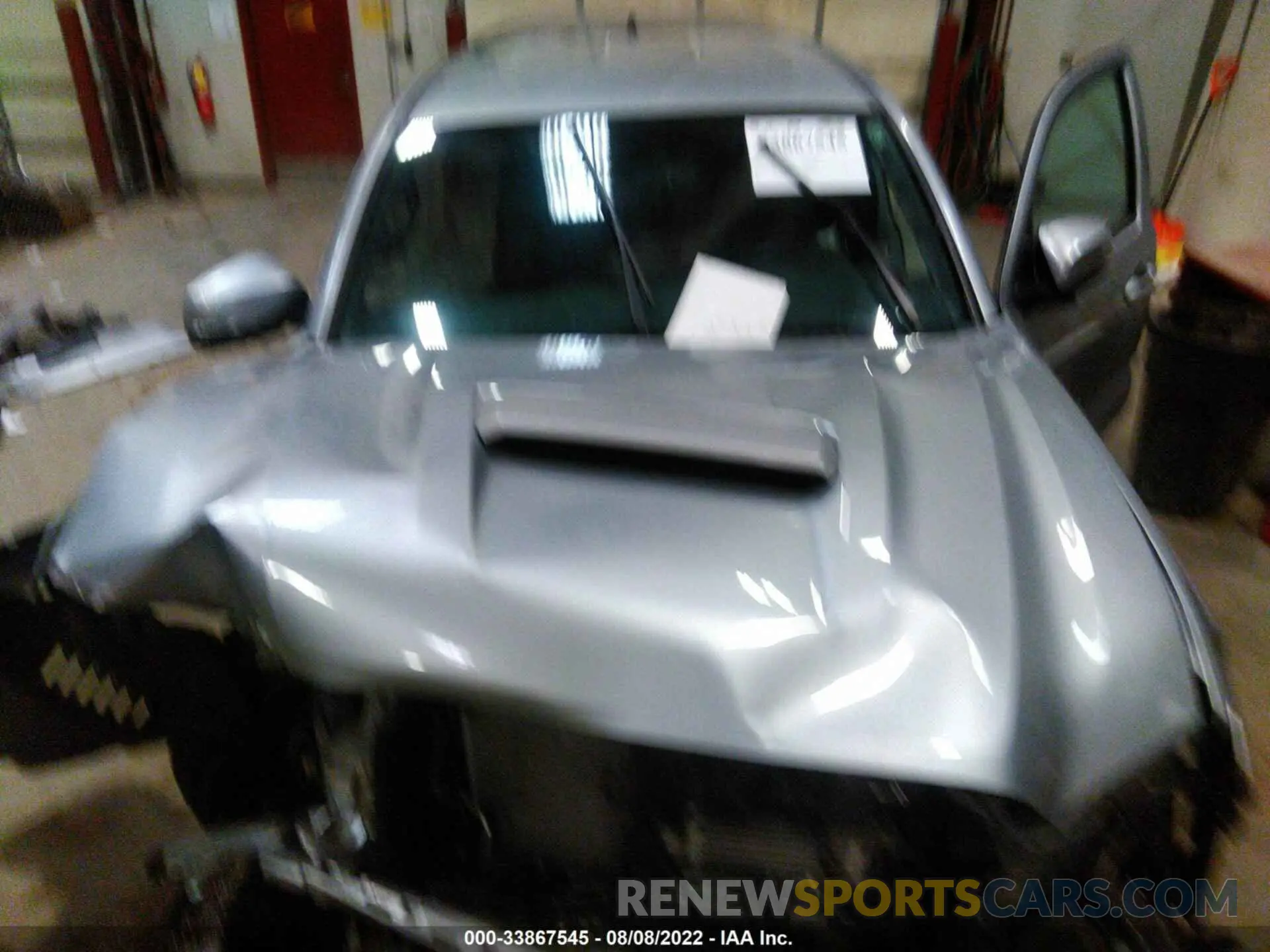 10 Photograph of a damaged car 5TFSZ5AN2KX195230 TOYOTA TACOMA 4WD 2019