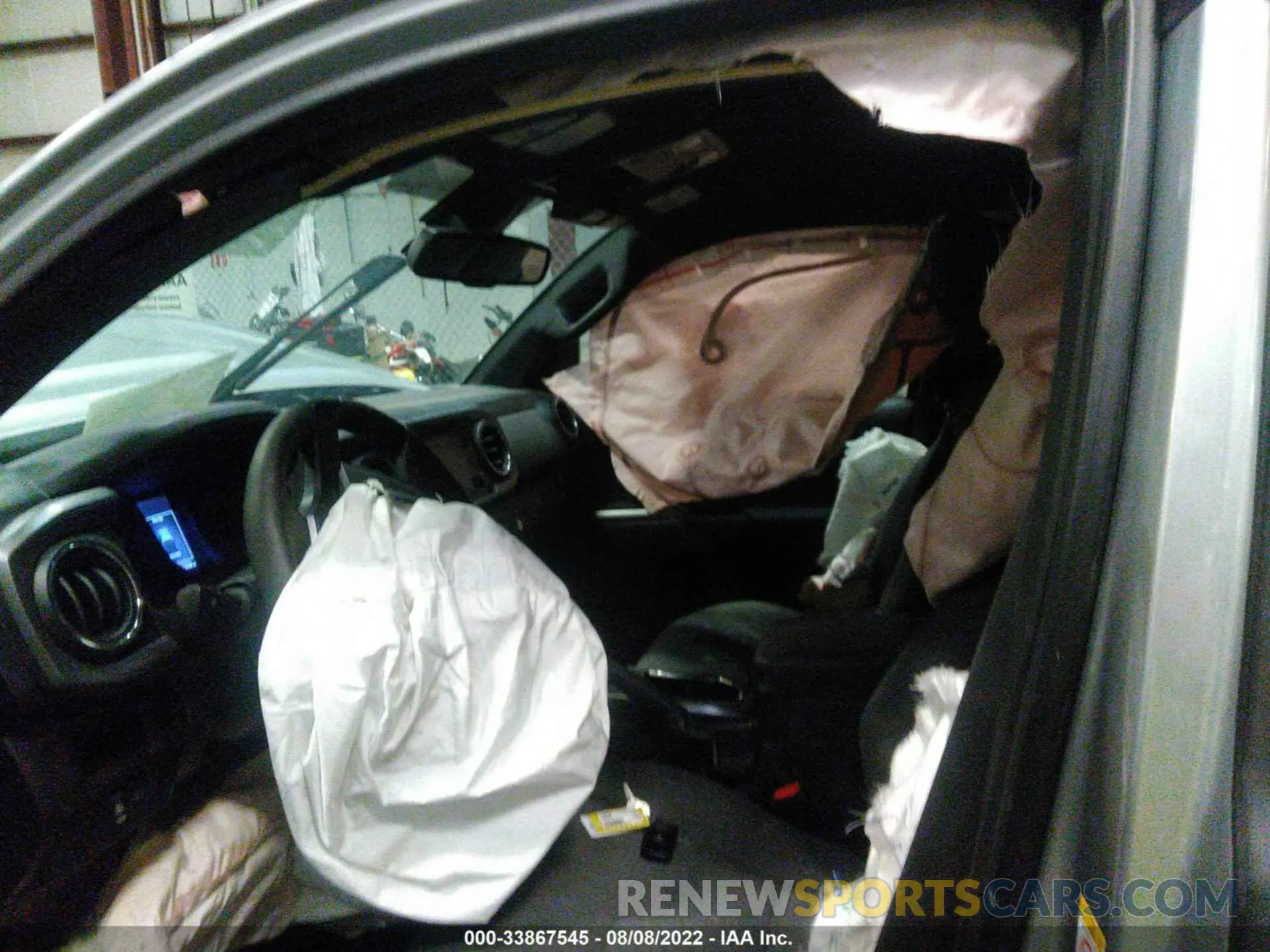 5 Photograph of a damaged car 5TFSZ5AN2KX195230 TOYOTA TACOMA 4WD 2019