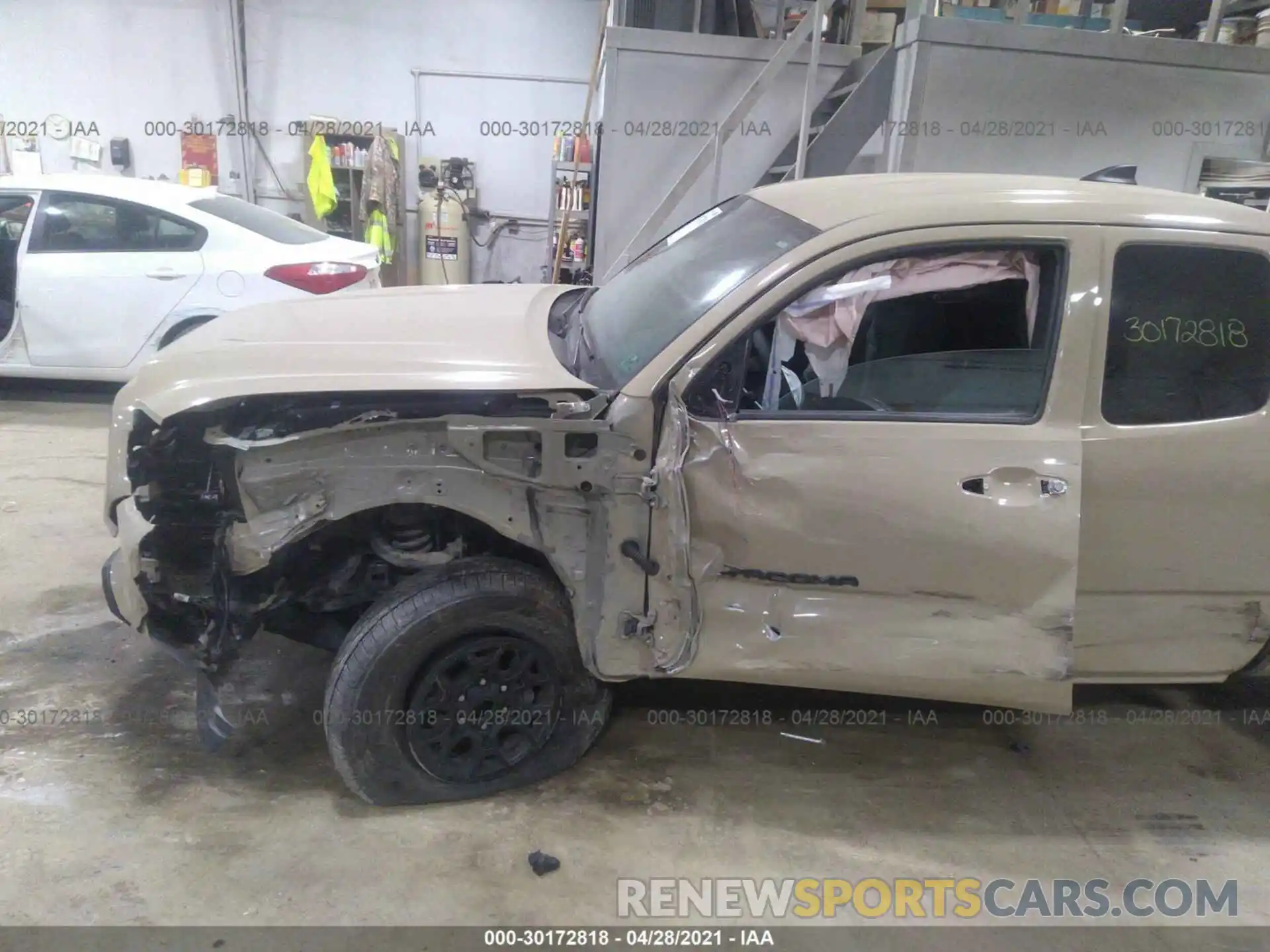 6 Photograph of a damaged car 5TFSZ5AN6KX176972 TOYOTA TACOMA 4WD 2019