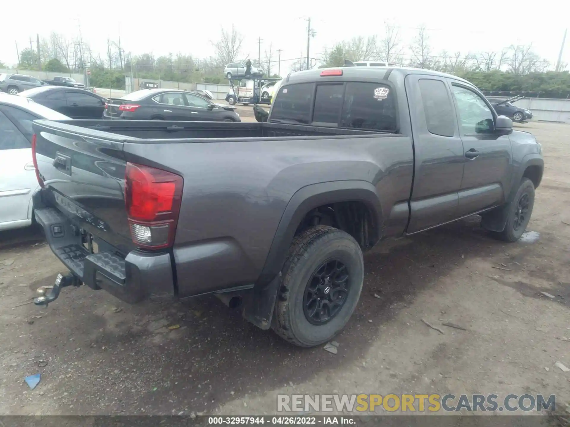 4 Photograph of a damaged car 5TFSZ5AN7KX198625 TOYOTA TACOMA 4WD 2019