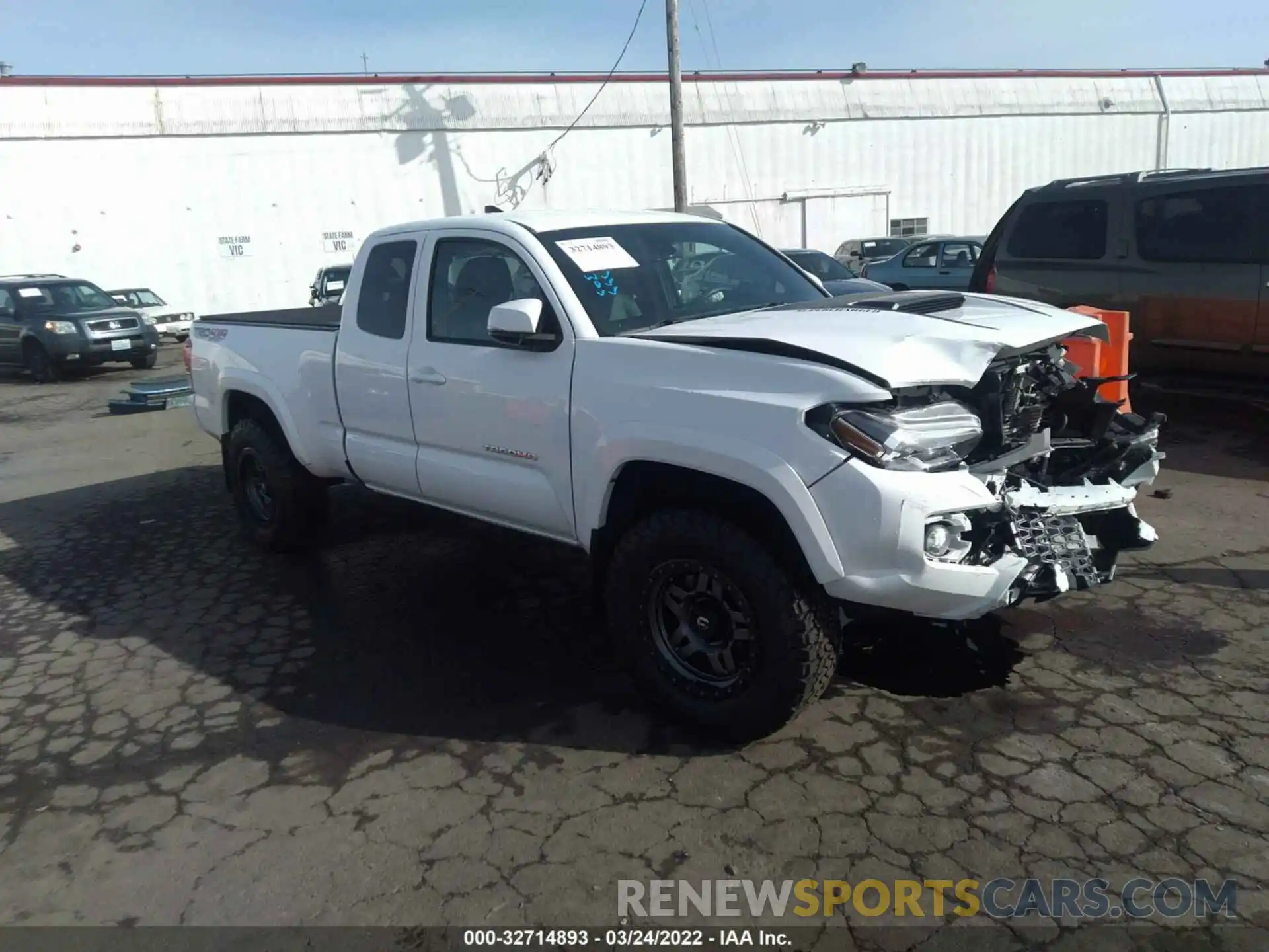 1 Photograph of a damaged car 5TFSZ5AN9KX201637 TOYOTA TACOMA 4WD 2019